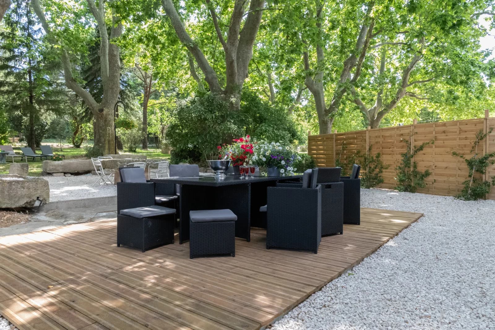 Comedor en El auténtico encanto de una casa típicamente provenzal - 1
