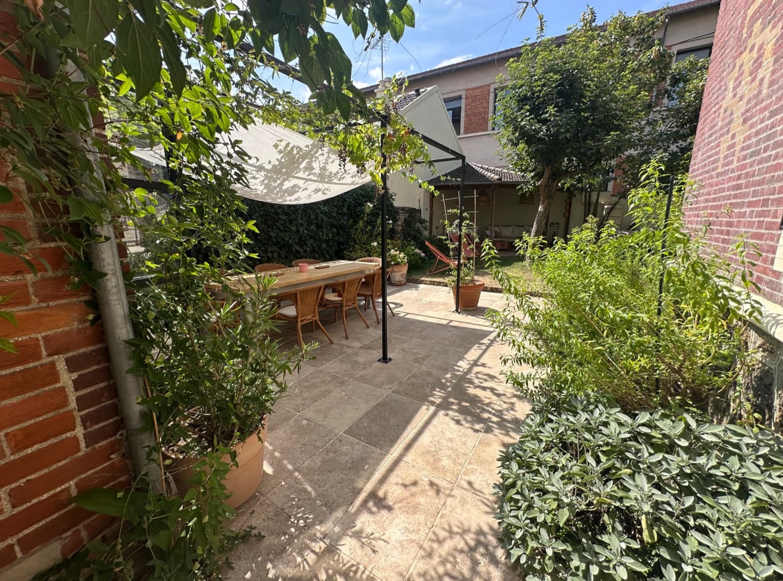 Espace Maison bourgeoise art déco et jardin verdoyant  - 3