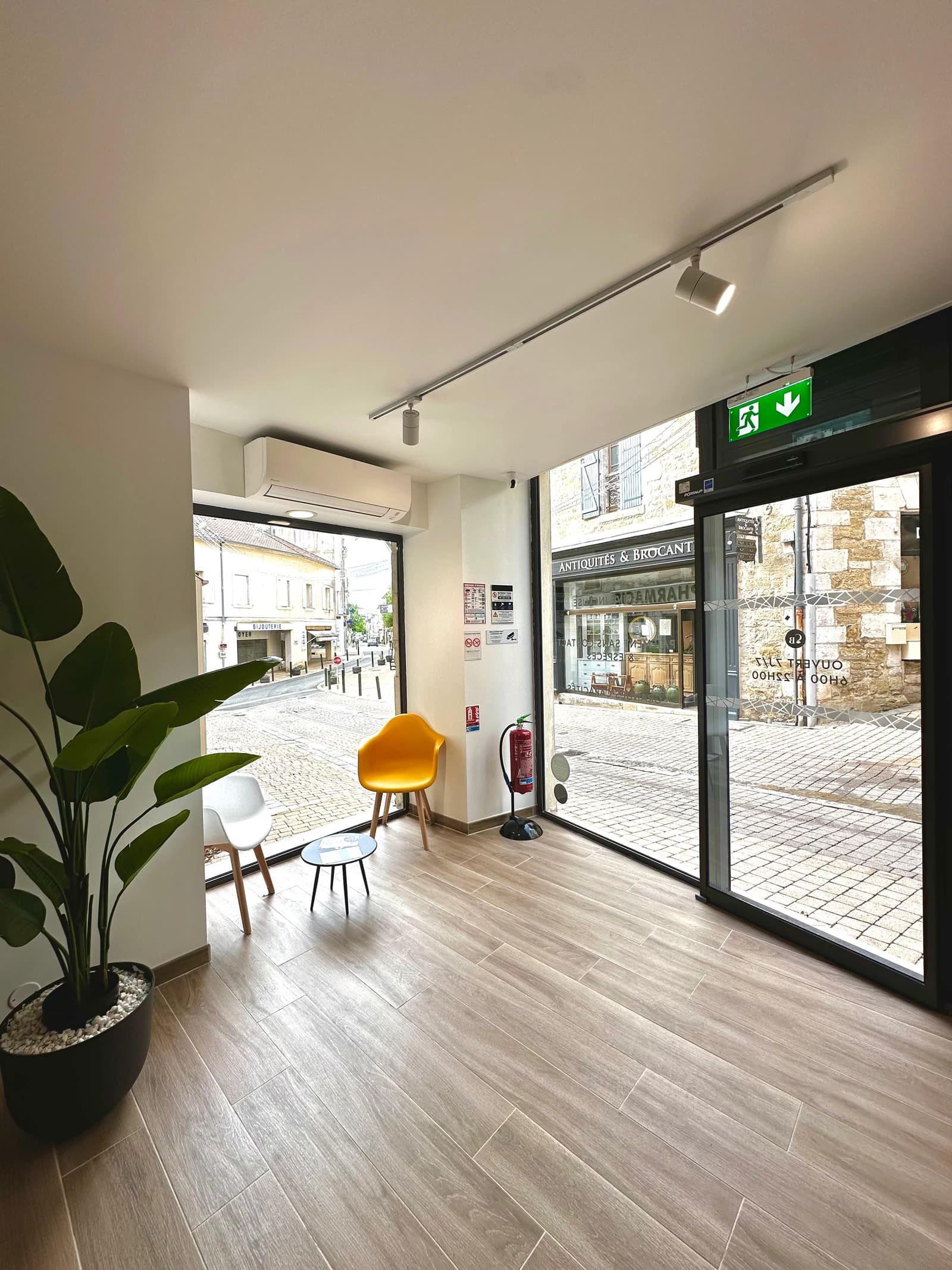 Space Contemporary self-service laundromat - Dordogne - 44 m² - 3