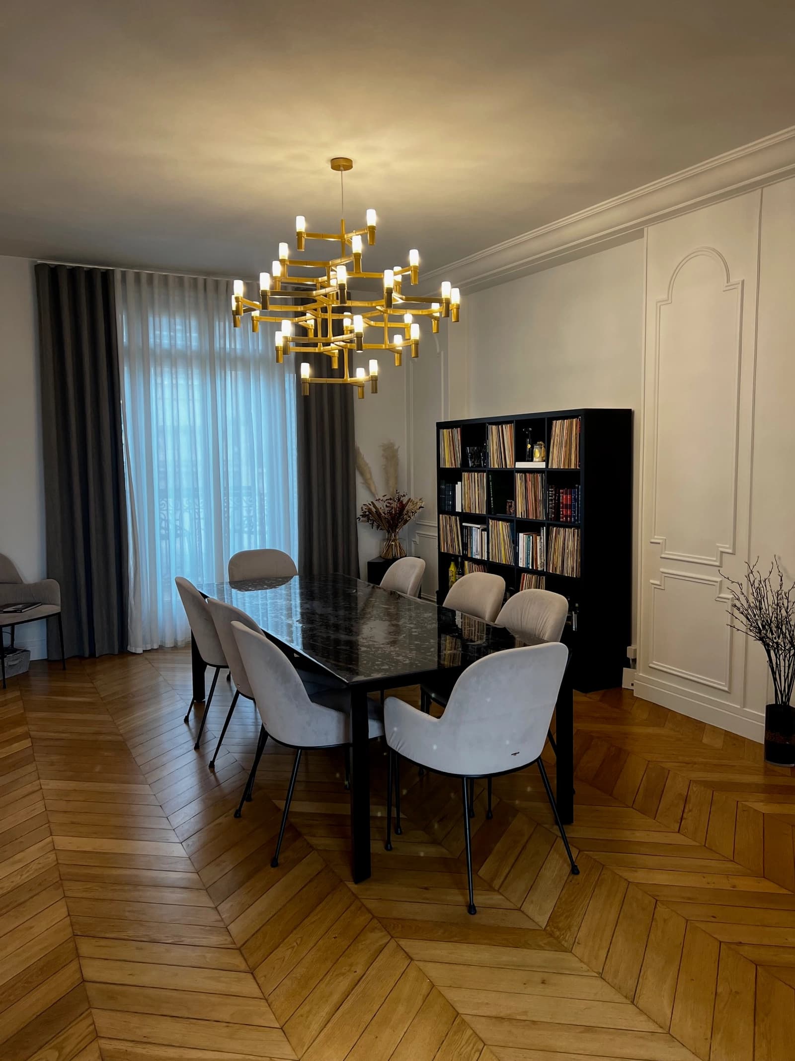 Space Chic Haussmannian in the Heart of Paris 9 - 3