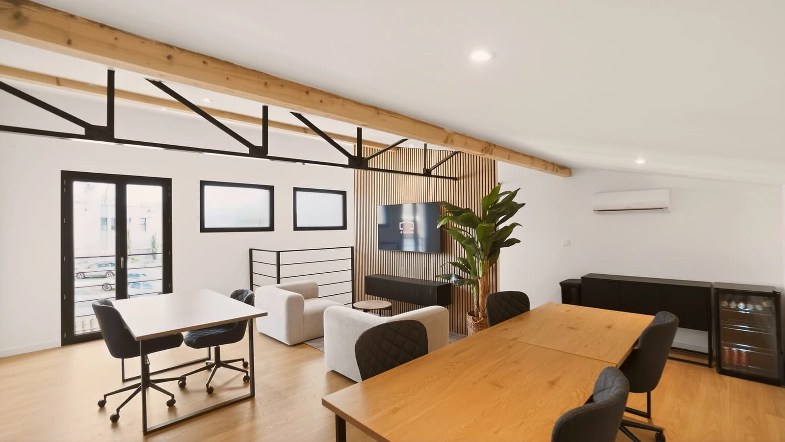 Espace Bureaux modernes esprit loft en bois - 4