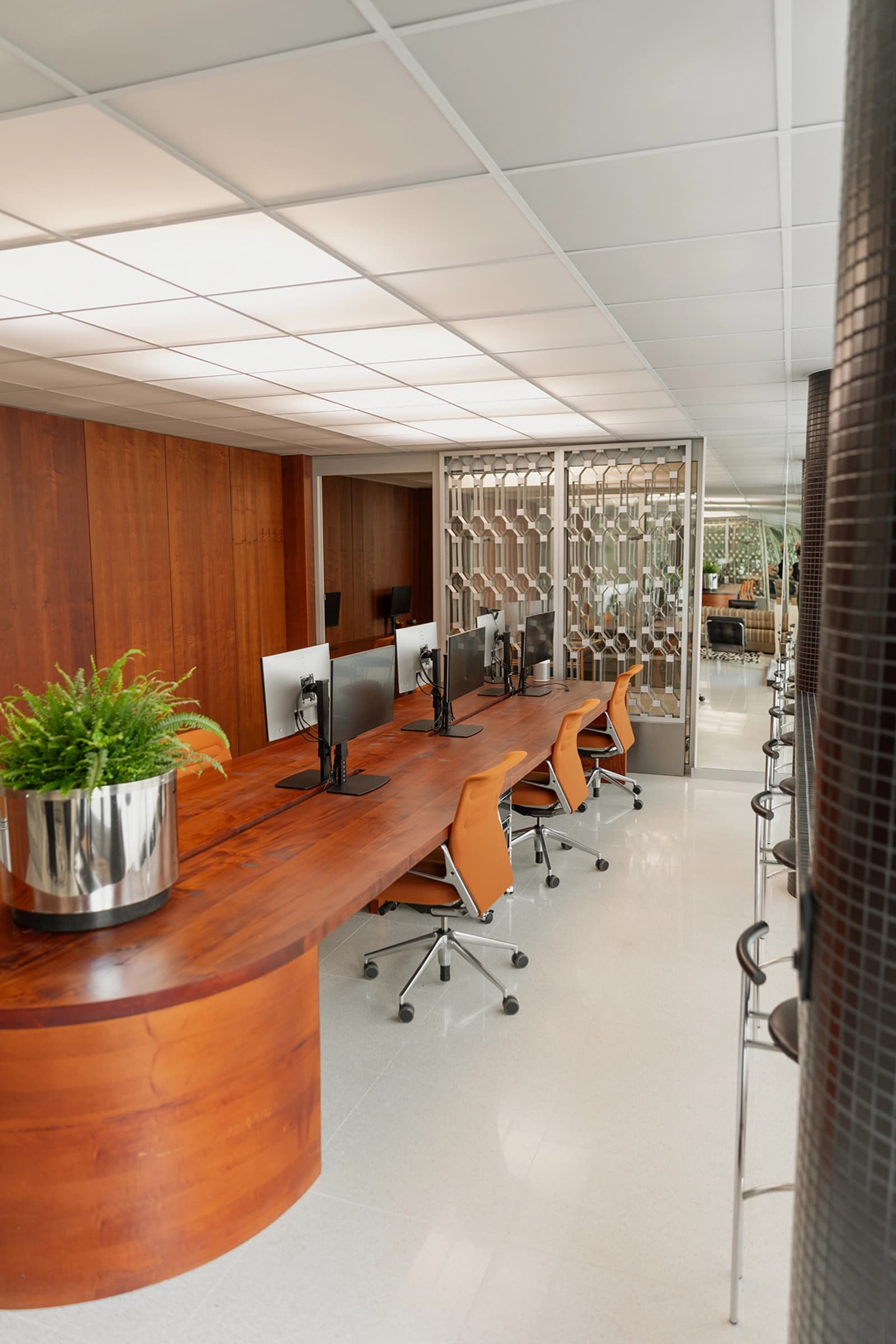 Espace Bureaux élégants dans l'esprit des années 70 - 0