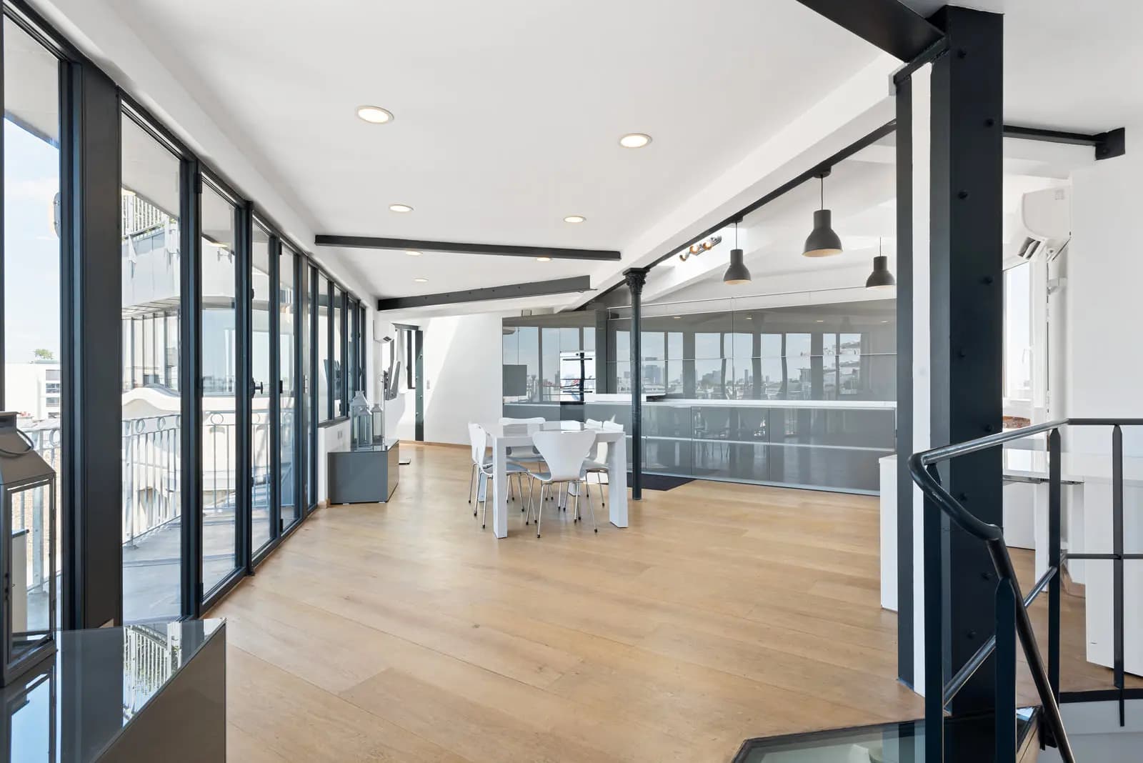 Space Modern loft with 360° view of Paris & the Eiffel Tower - 5