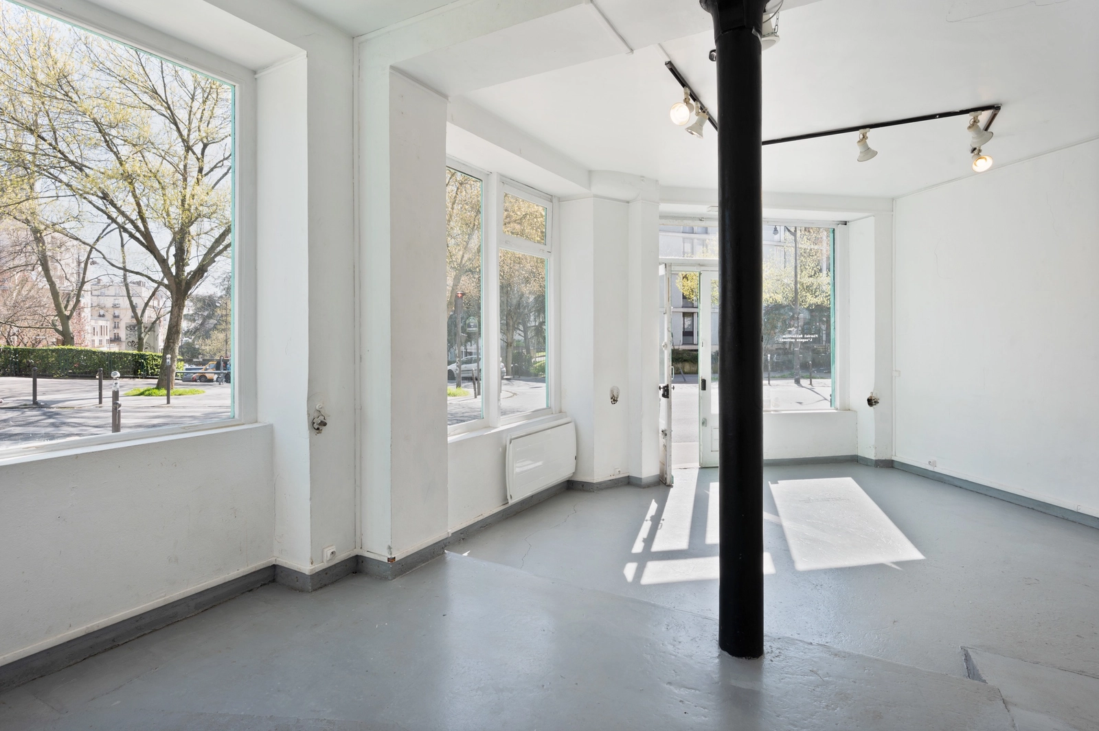 Space Galerie/Boutique lumineuse au pied du Parc de Belleville - 2