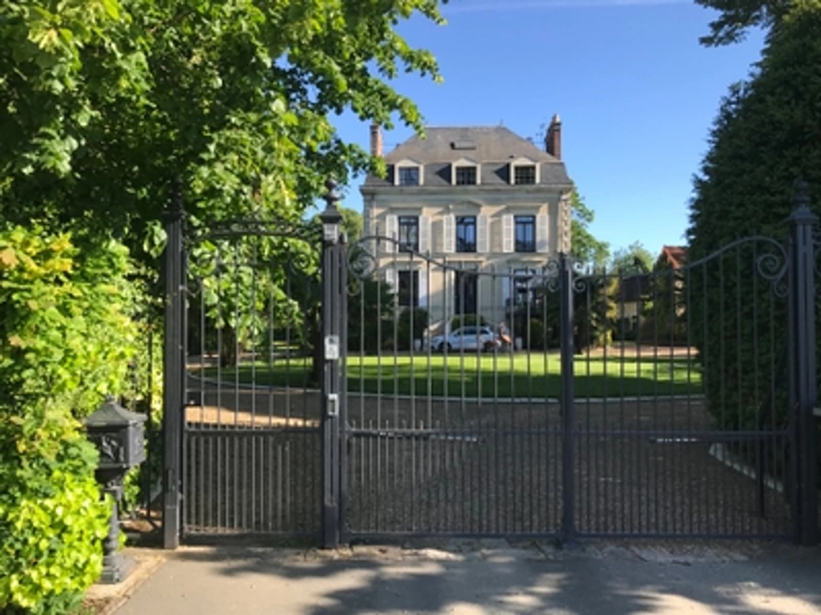 Belle demeure et son parc disponibles pour un séjour unique