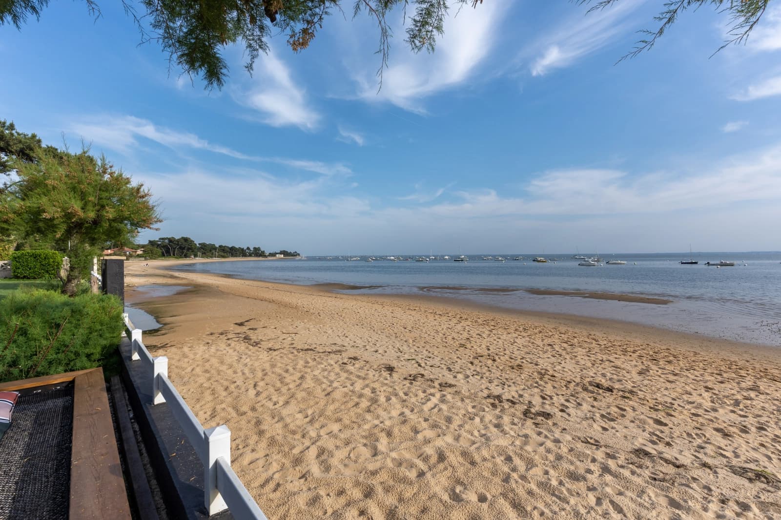 Meeting room in  Exceptional space of 75m² - Direct beach access - 1