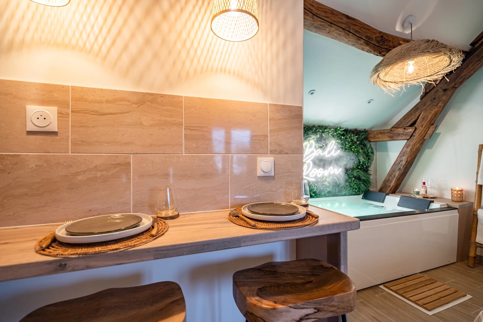 Salle de bain dans Studio Balnéo pour une évasion sensorielle à Bali - 1