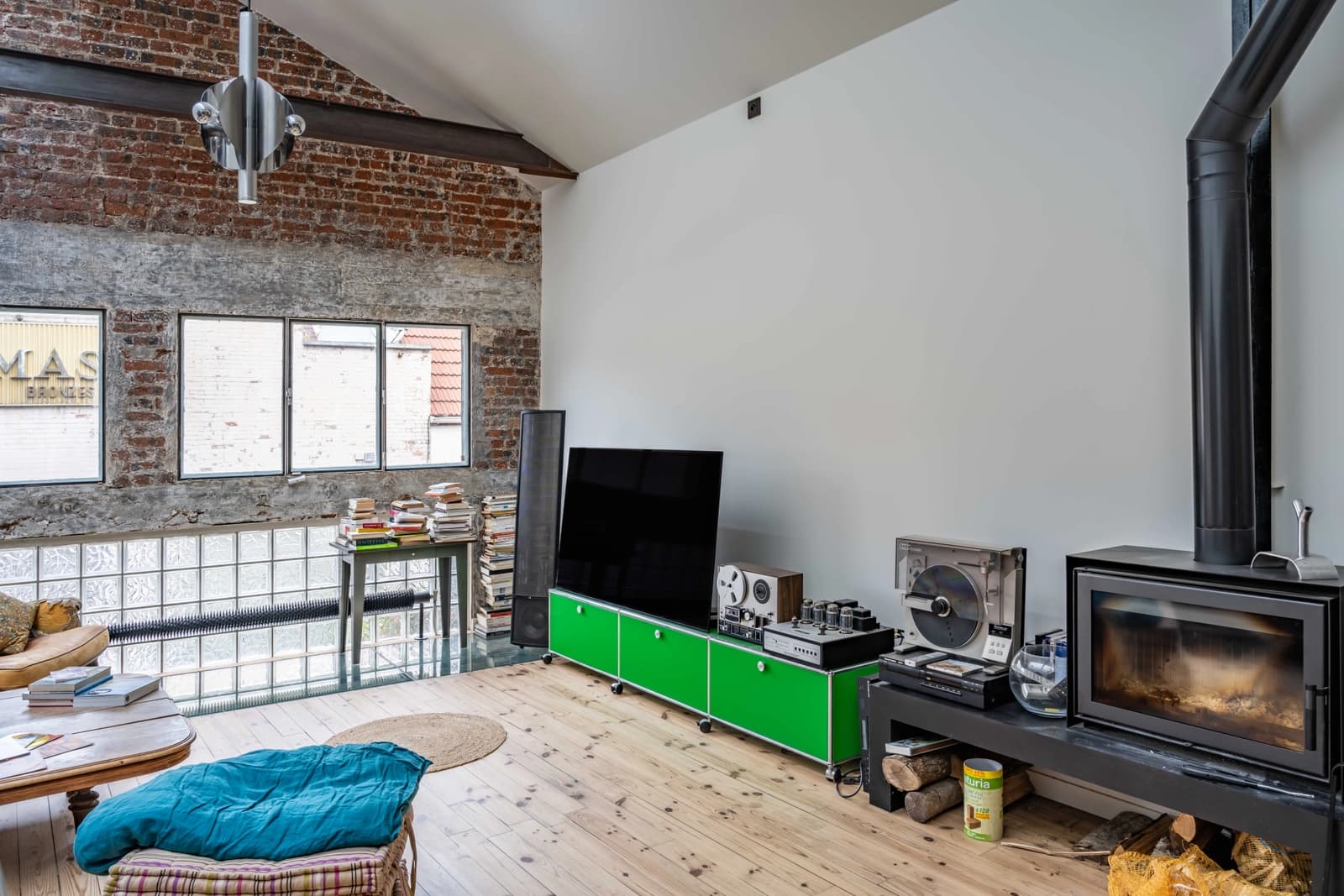 Space Loft house in a green setting in Montreuil - 2