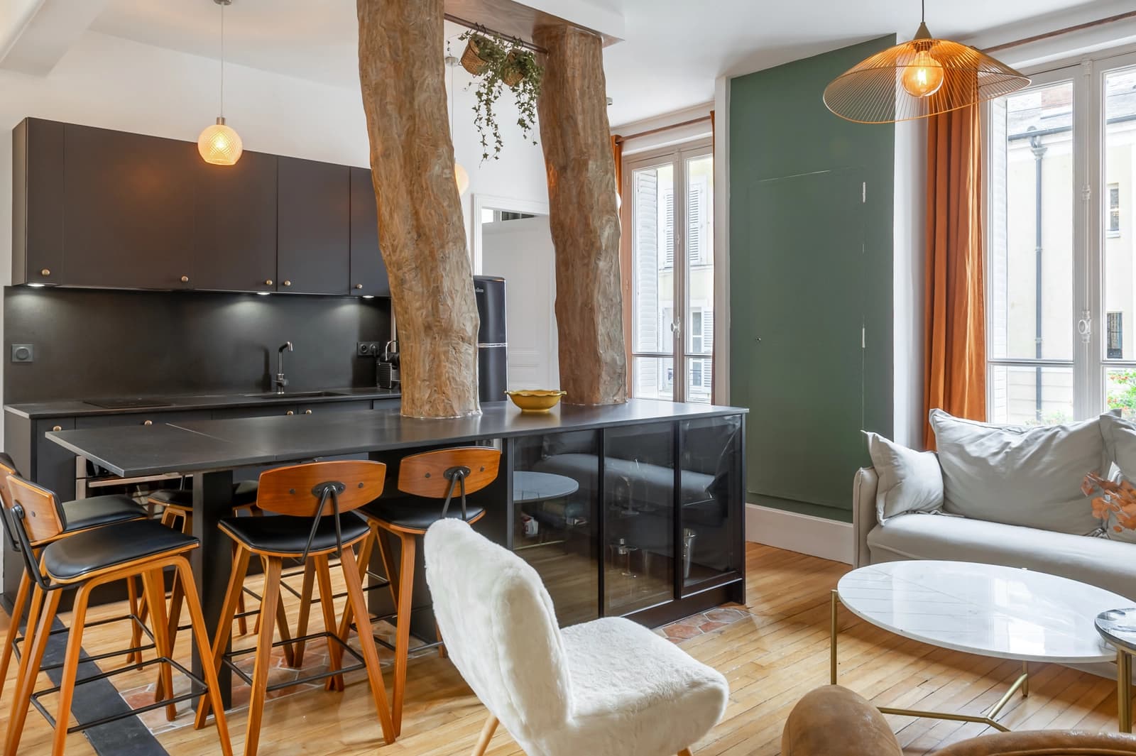 Comedor en Antiguo apartamento en el vibrante corazón de la ciudad. - 1