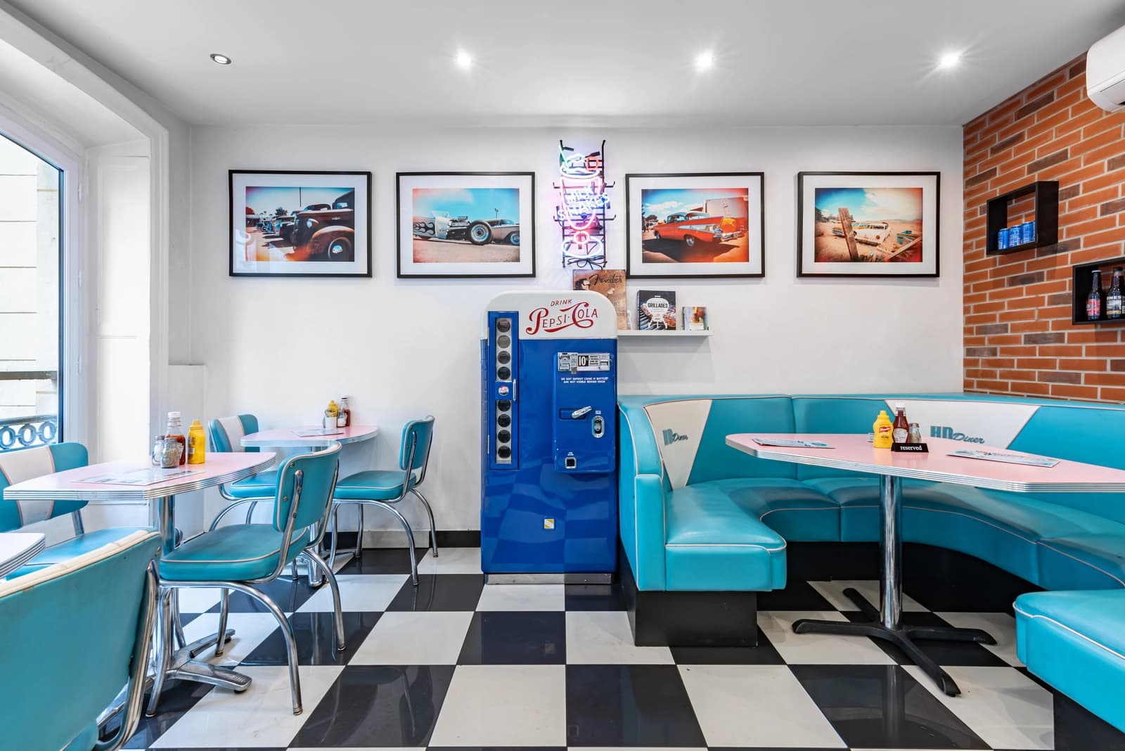 Espacio Restaurante estilo retro americano - 3