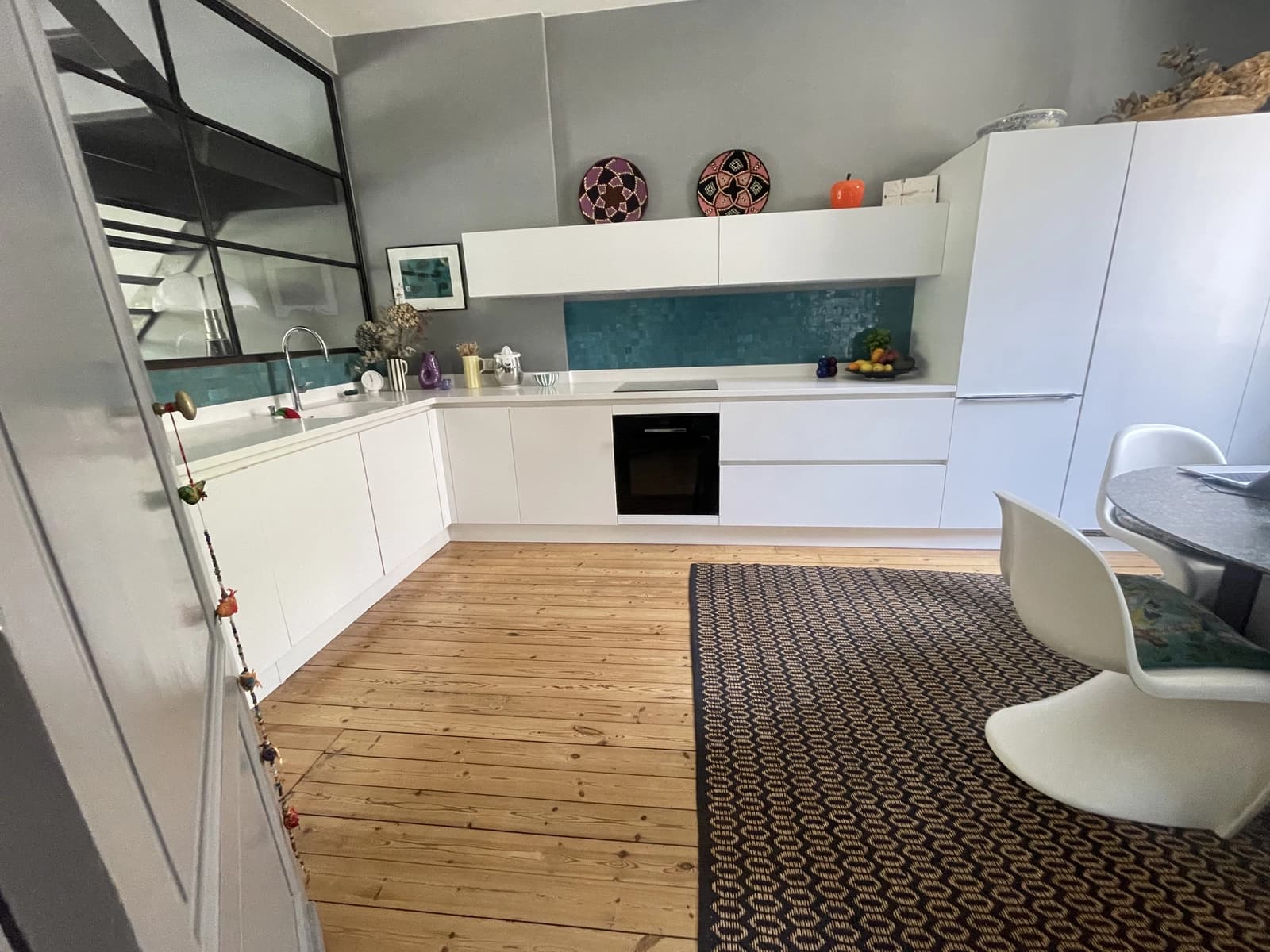 Space Atypical double Bordeaux-style shopfront - 2