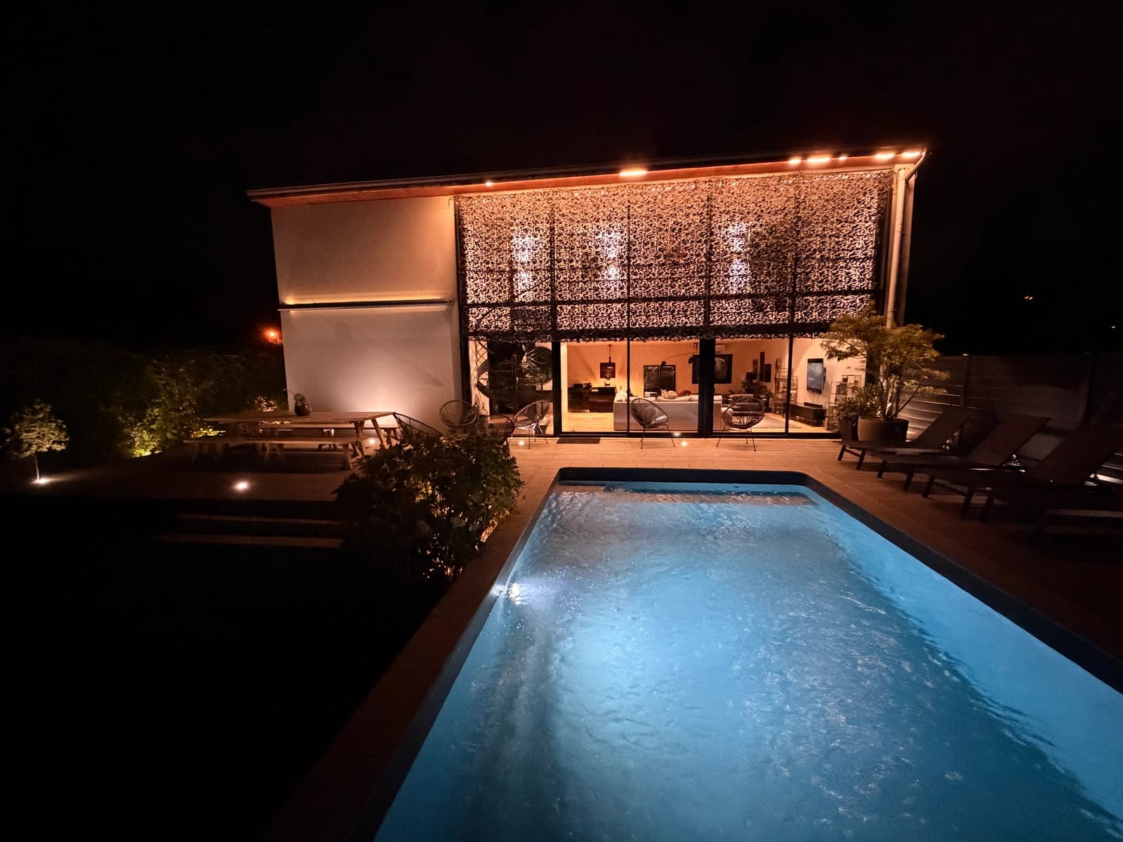 Space An exceptional contemporary house with a pool – Volumes, light and garden - 4