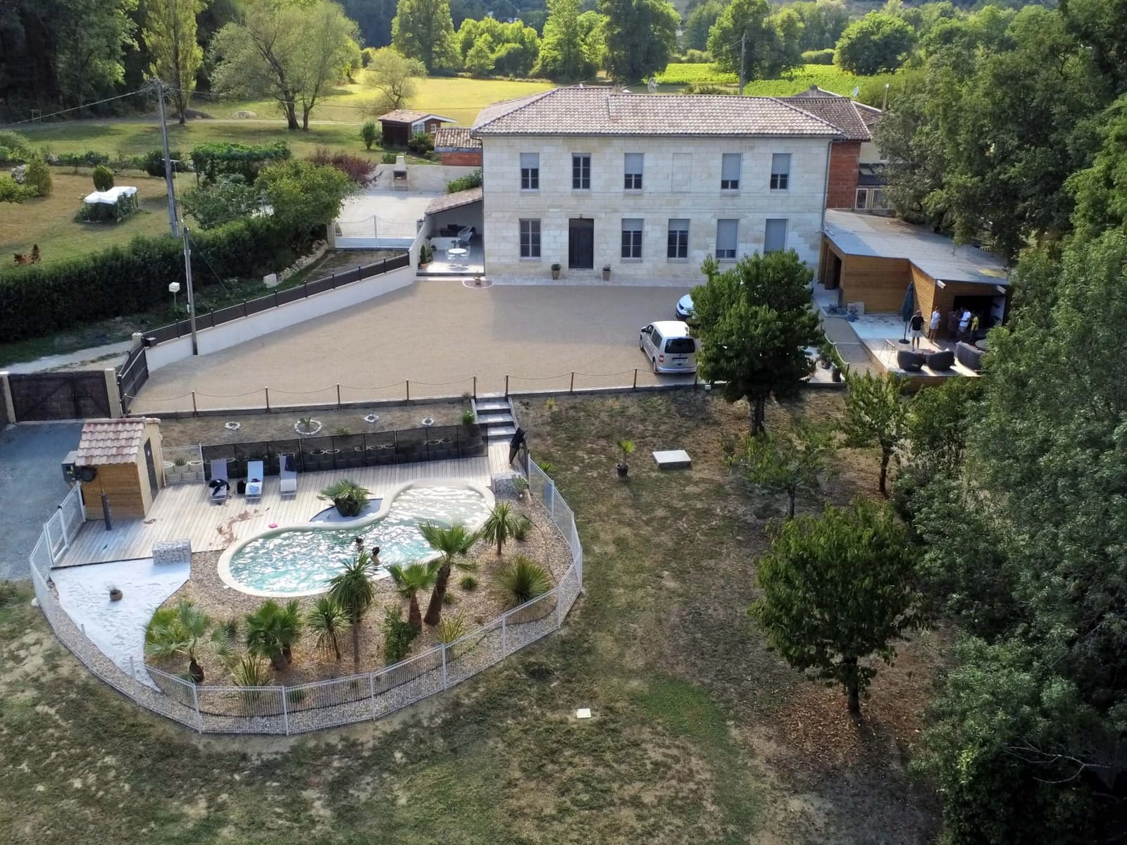 Space Country house in modern industrial style - 0