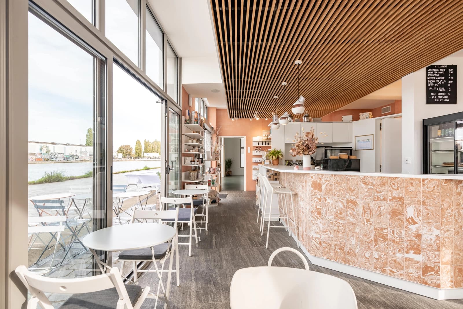 Meeting room in Waterfront wellness area - 0