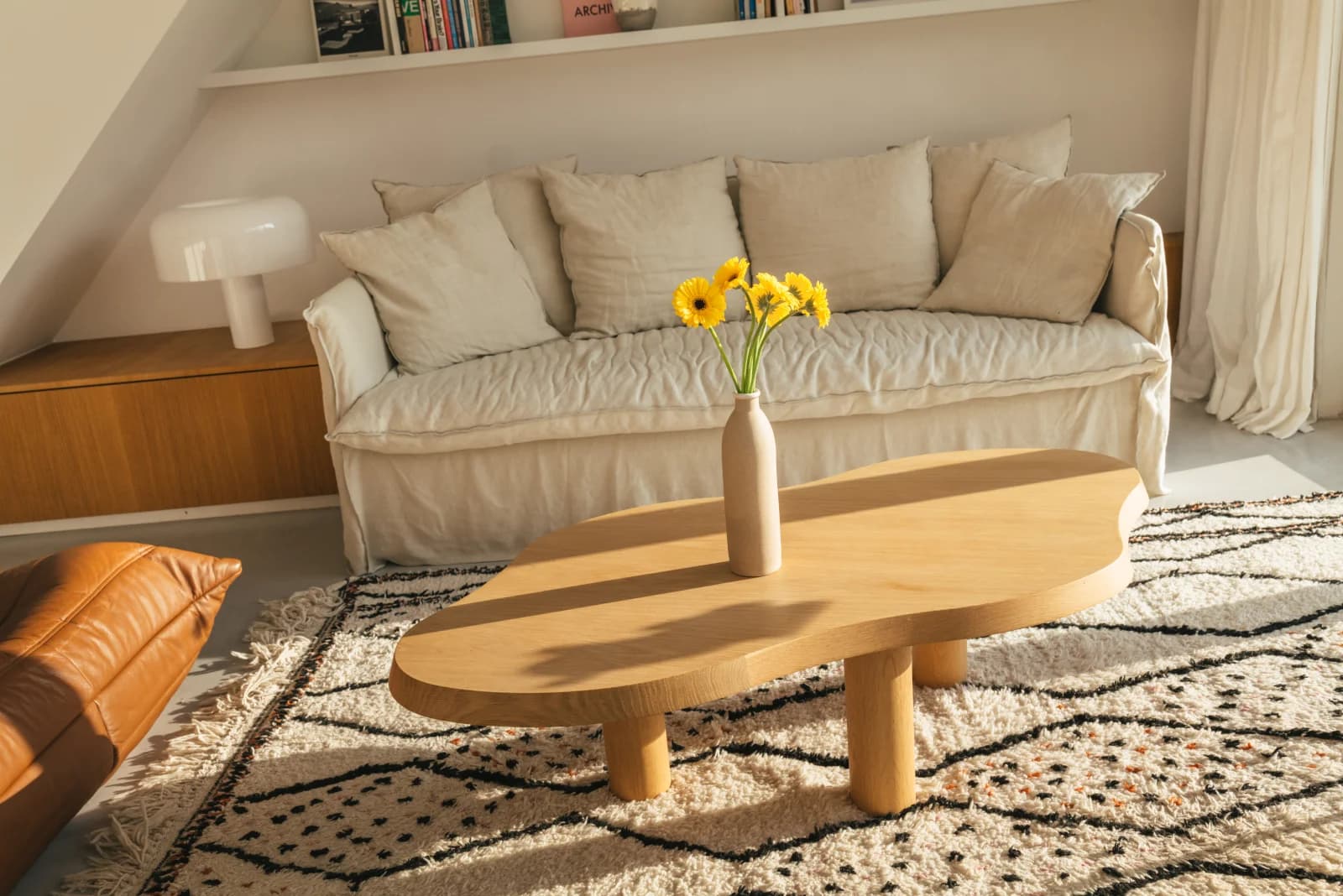 Space architect-designed house with Scandinavian lines - 4