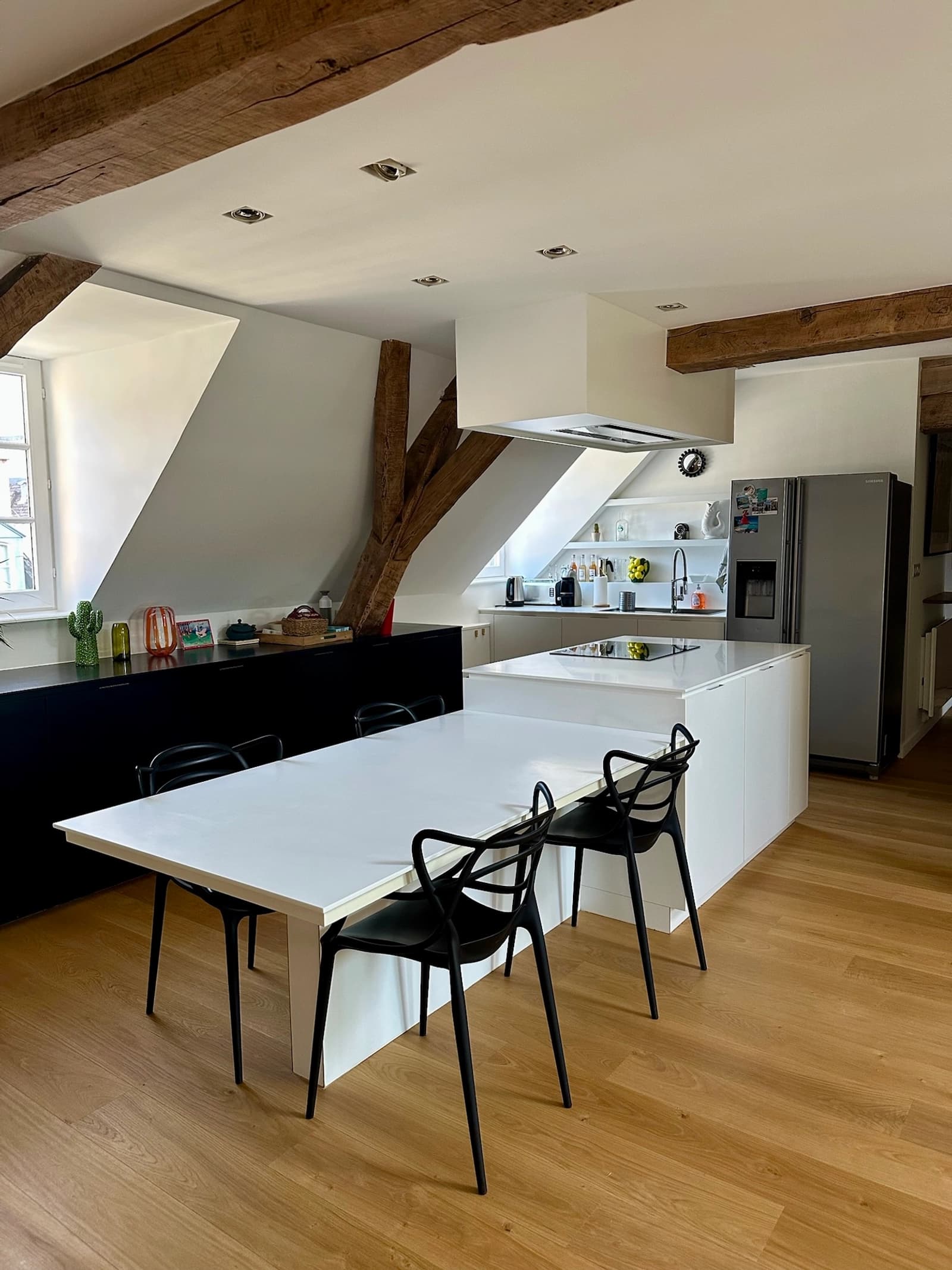 Espace Appartement, poutres et toit cathédrale en plein coeur de Lille - 2