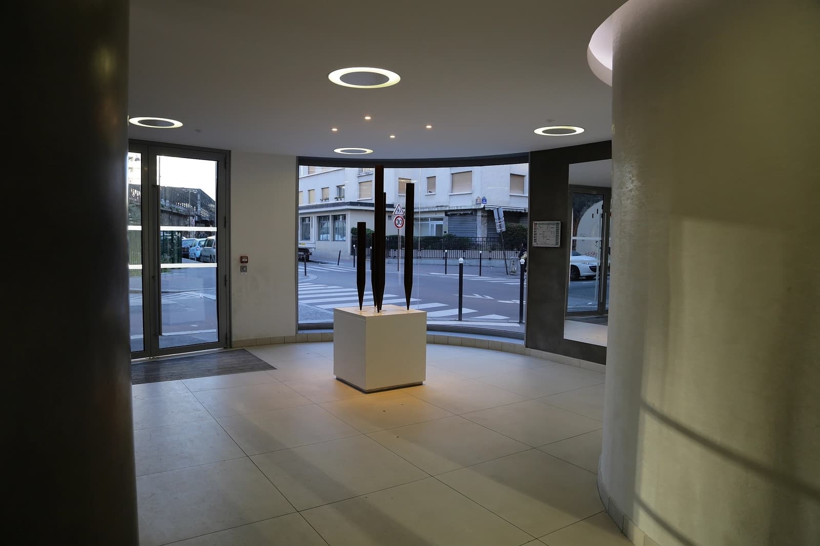Space Magnificent duplex with a circular terrace of 114 m2 - 4