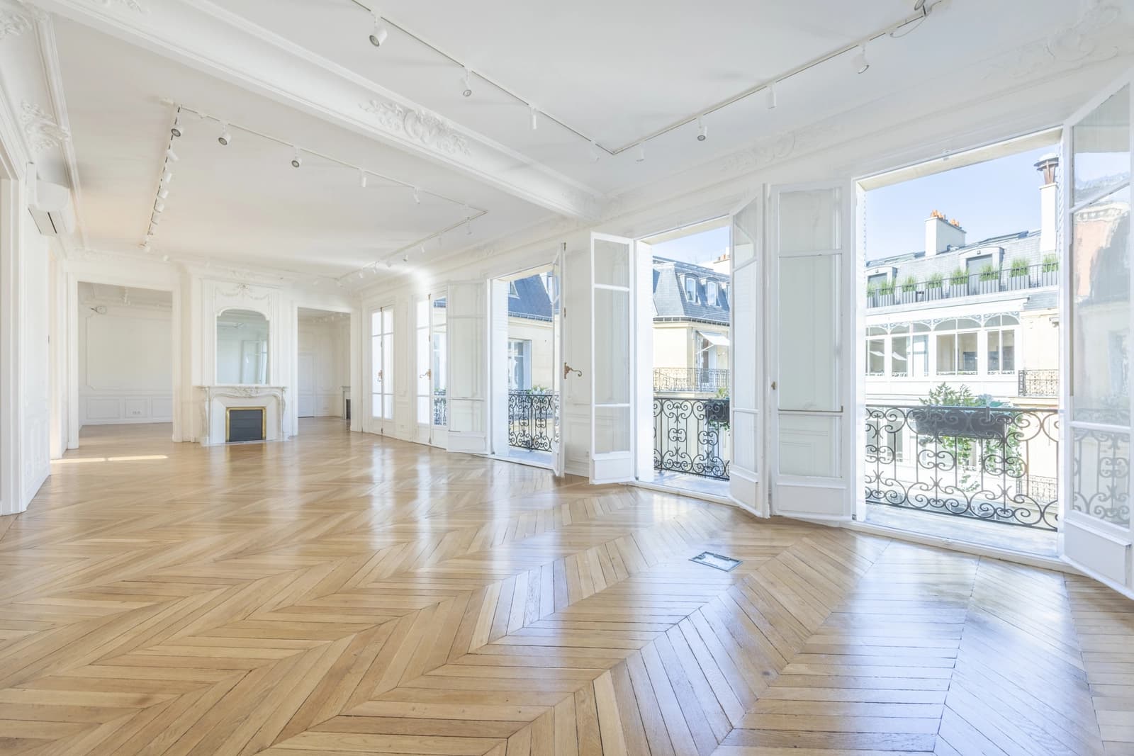 Space Parc Monceau Apartment, Paris 8th arrondissement, with Eiffel Tower view - 0