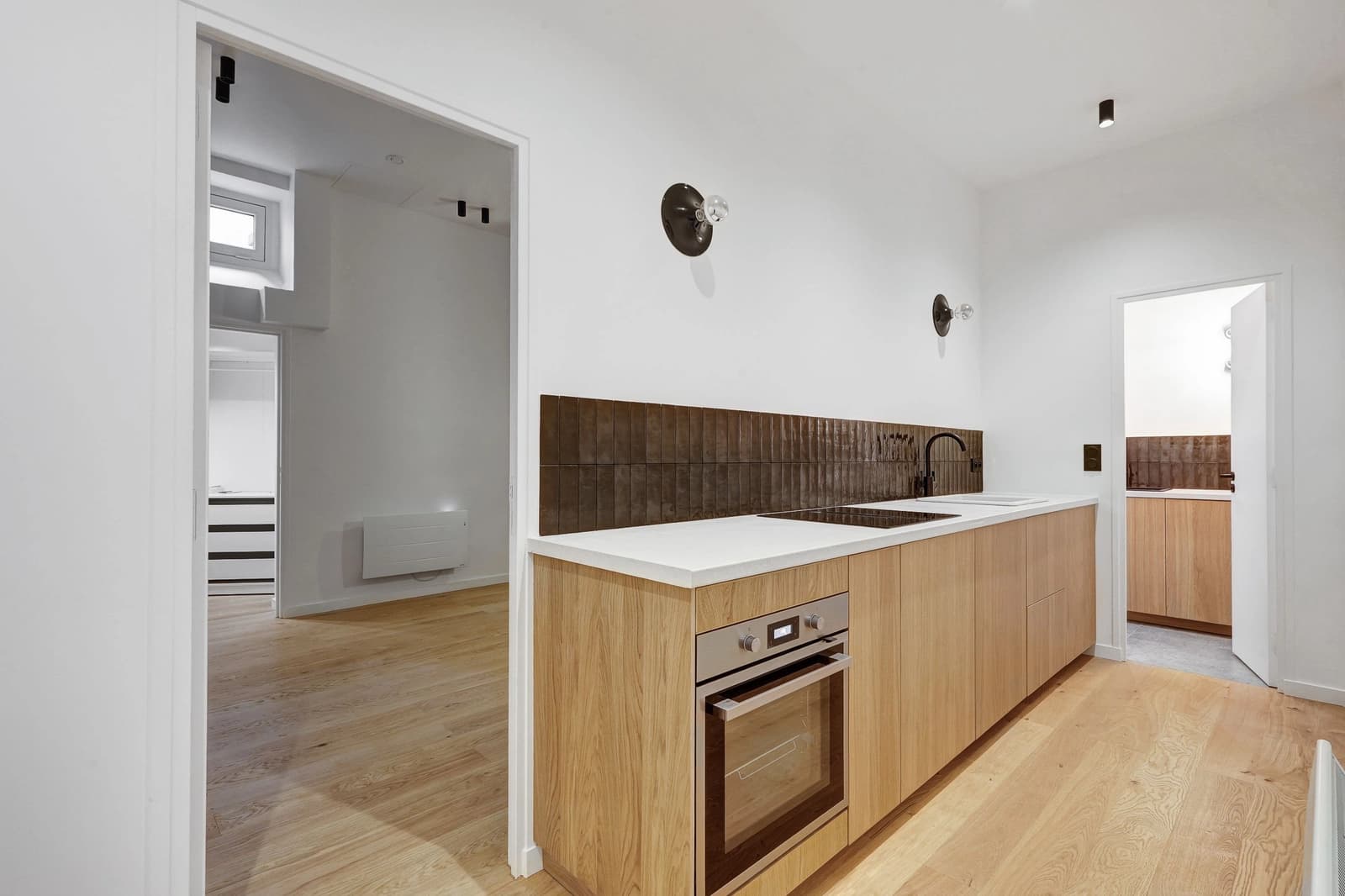 Space A minimalist apartment in the heart of the 8th arrondissement in Paris - 2