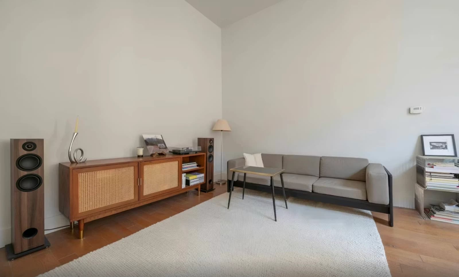 Espace Écrin Minimaliste & Bain de Lumière : Hauteur sous Plafond Exceptionnelle - 3