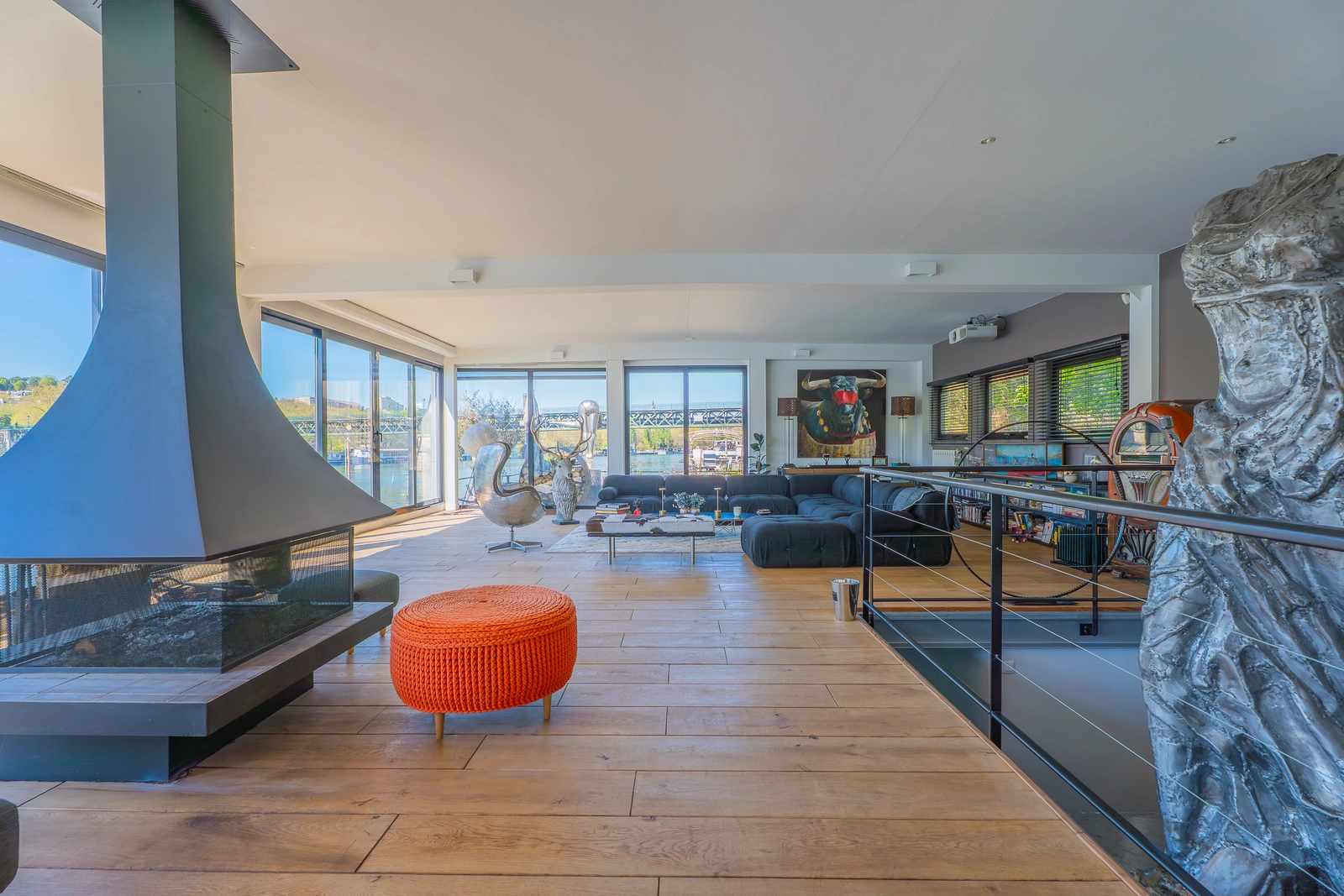 Space Exclusive barge near Paris - 2