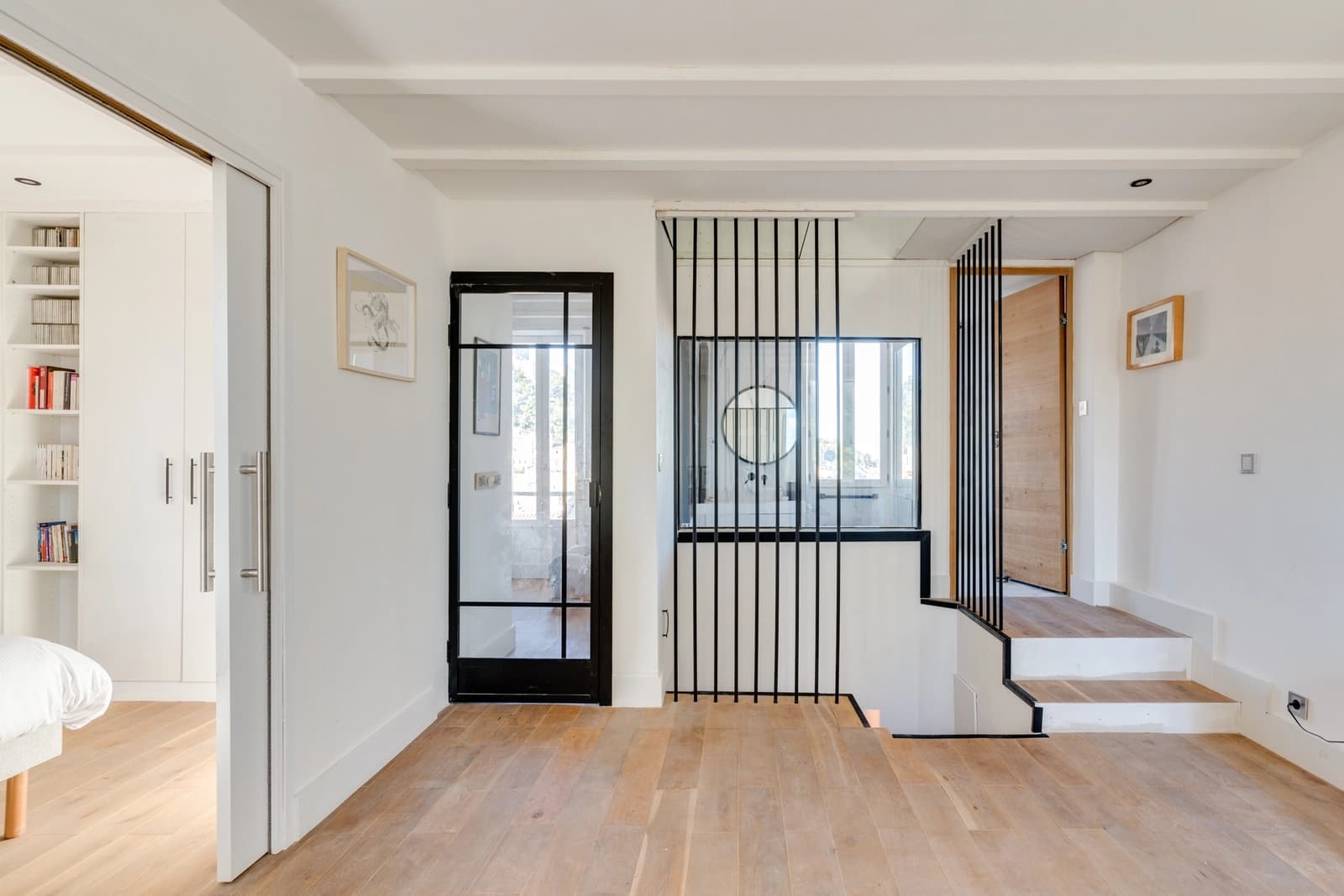 Space Aeolian townhouse perched high above the Vauban district - 0