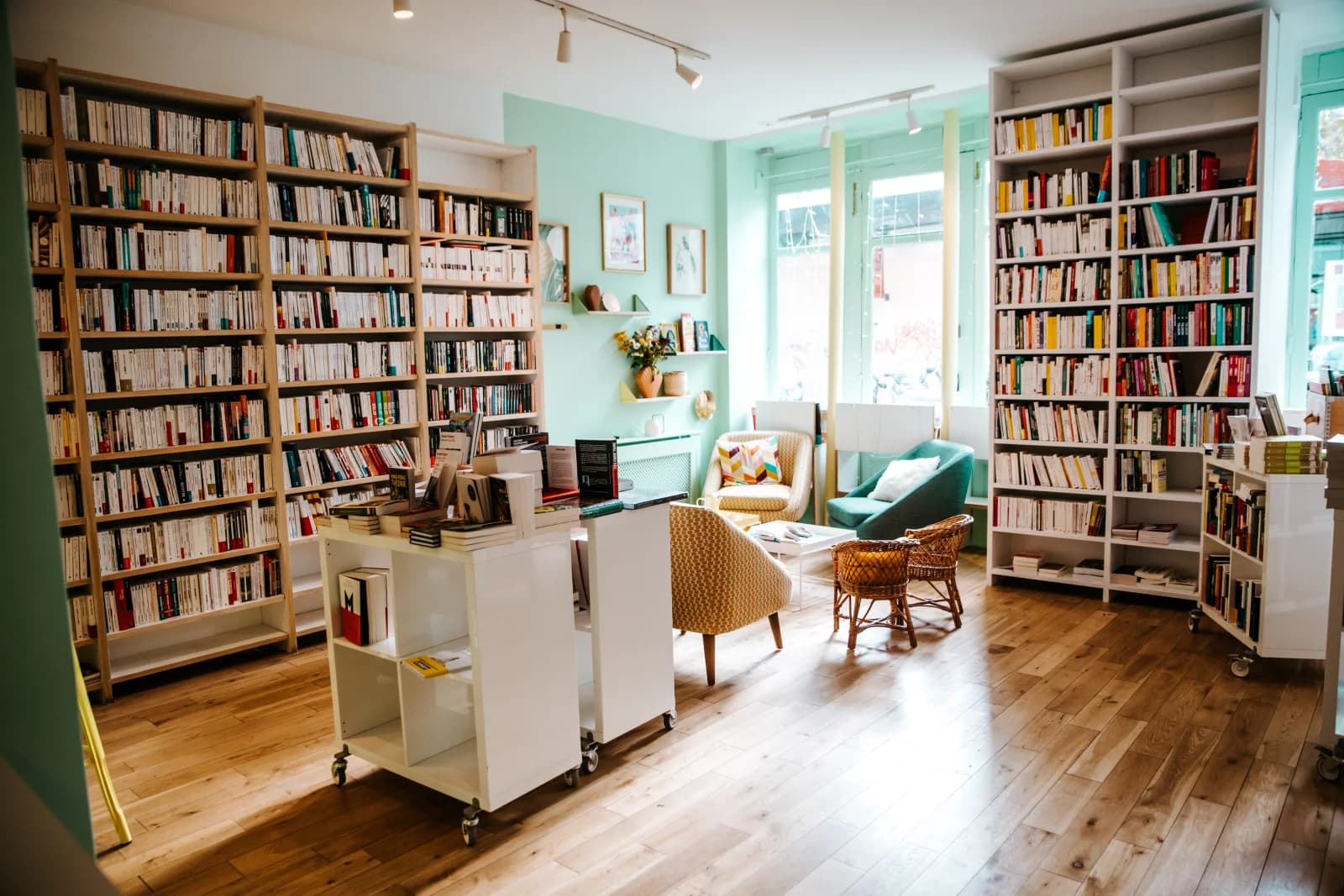 Living room in Librairie Salon de thé cosy en plein Paris - 0