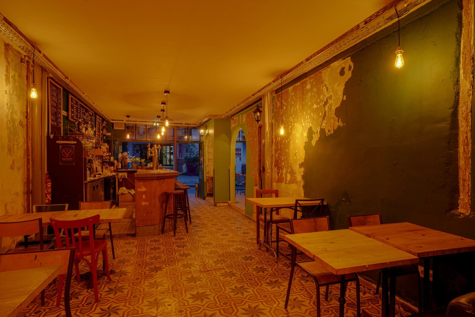 Espace Bar de quartier atypique dans son jus - 4