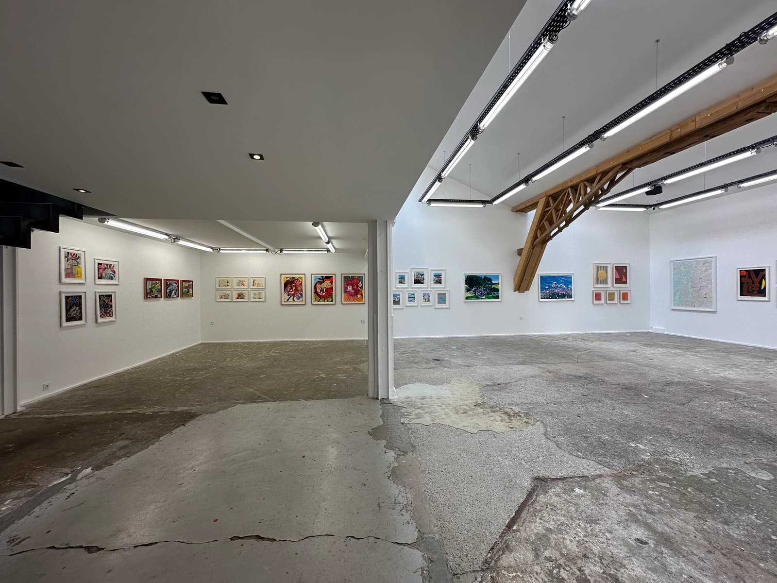 Space Art Brut and Minimalist Gallery - 0