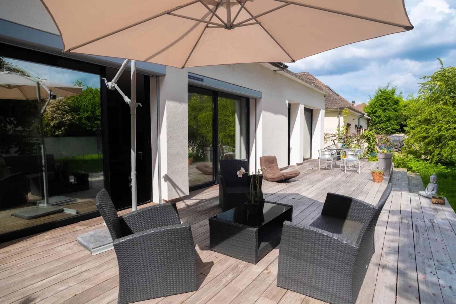 Space Superb architect-designed villa - 3