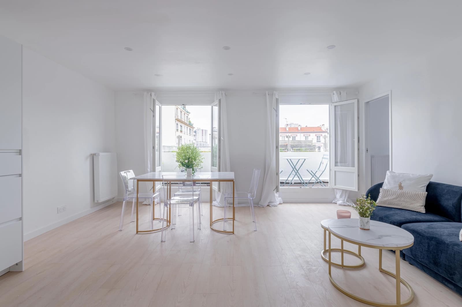 Space Superb 2-room apartment with balcony Paris 15 - 1