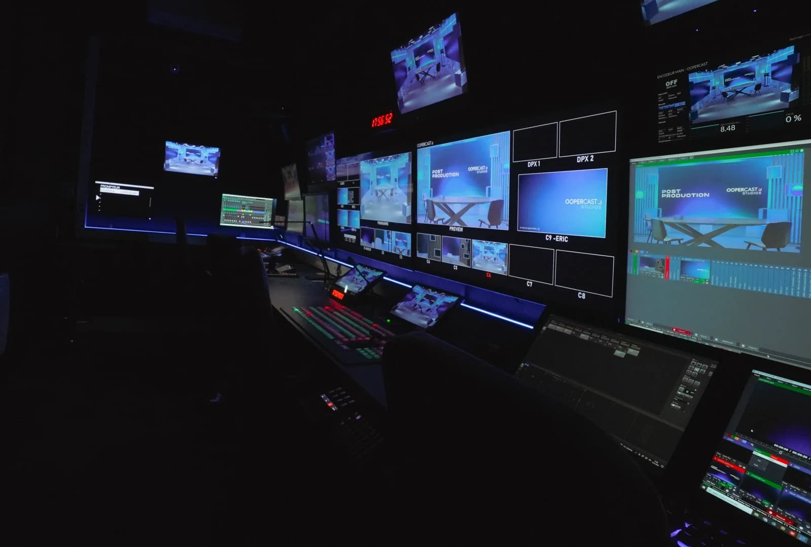 Espace Studio avec plateau TV professionnel entièrement équipé - 2