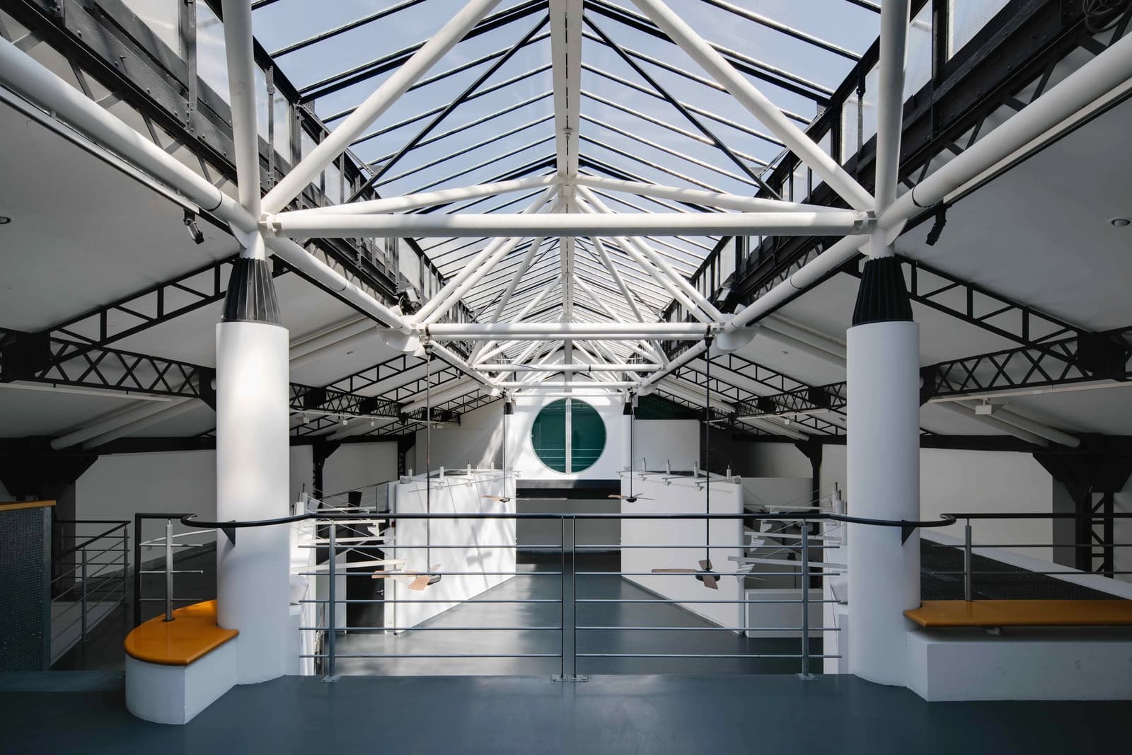 Espace Atelier vide sous verrière - 0