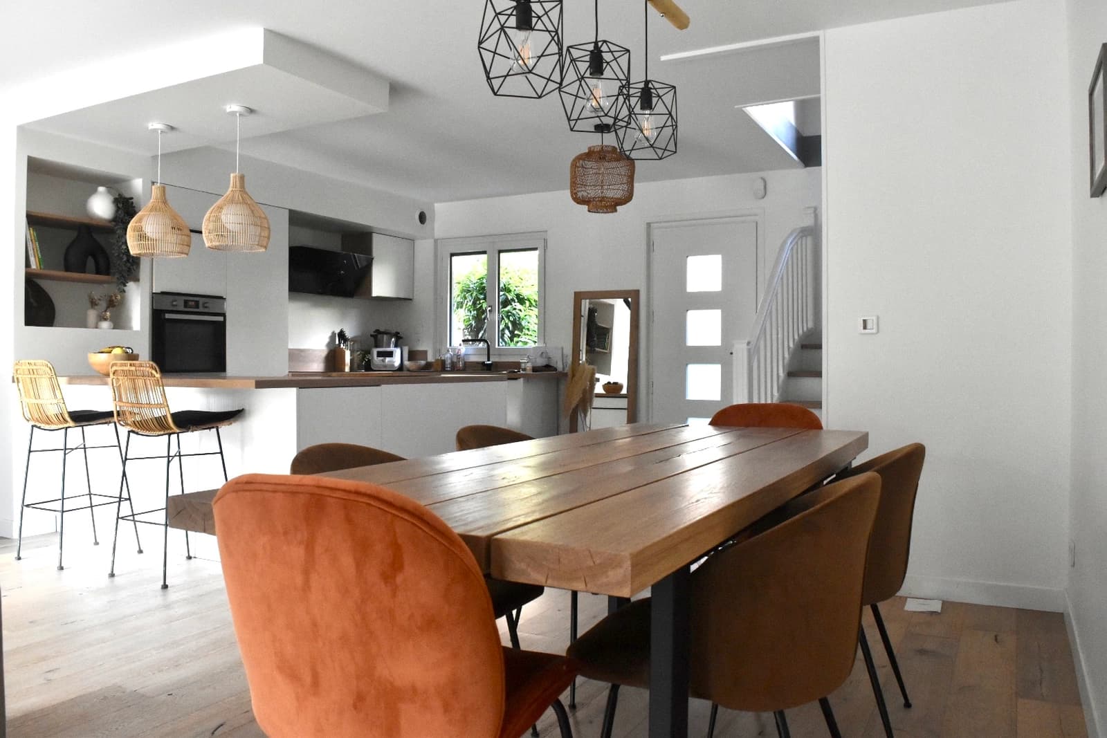 Cerca de Lyon: casa con terraza y piscina privada