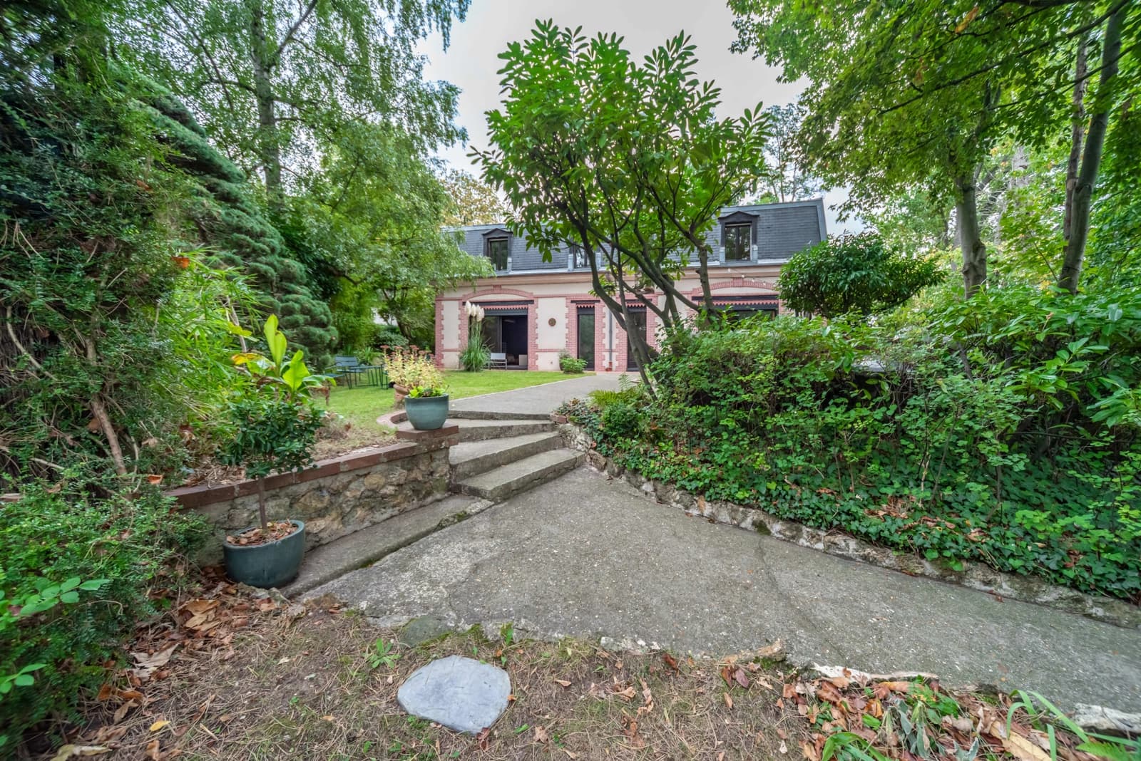 Space Old stable - 4