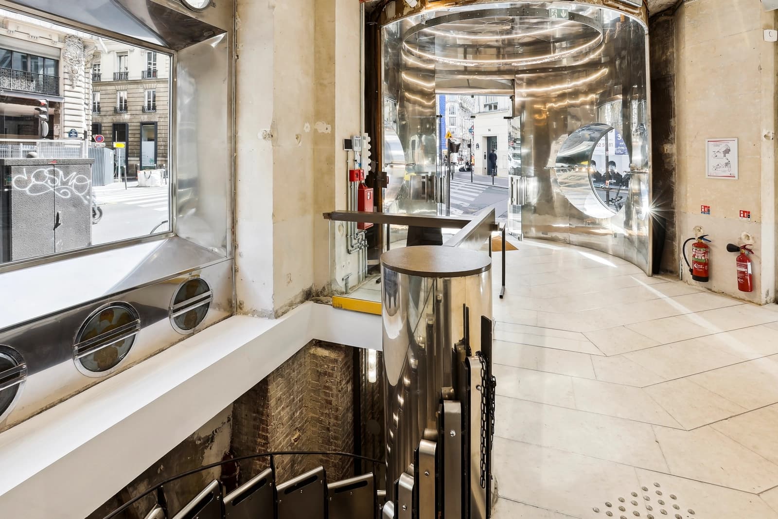 Space Raw space with Eiffel structure - 4