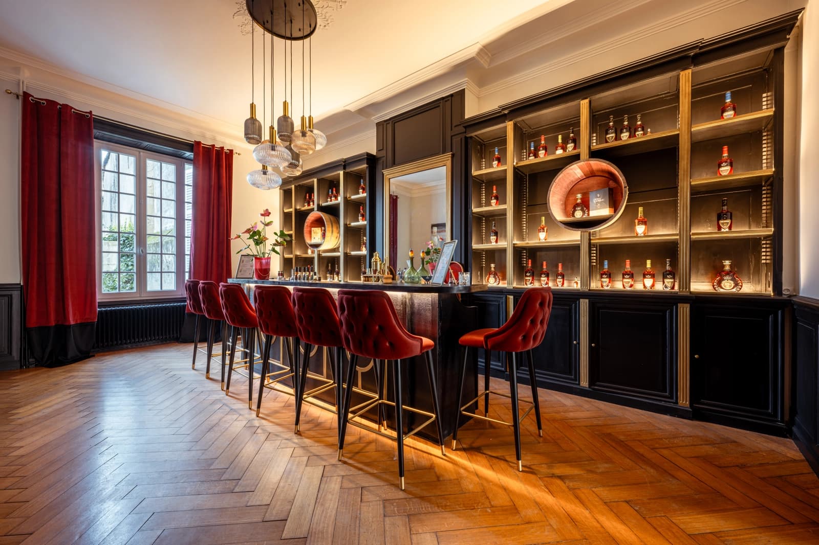 Space Private Mansion in the Heart of Old Cognac - 0