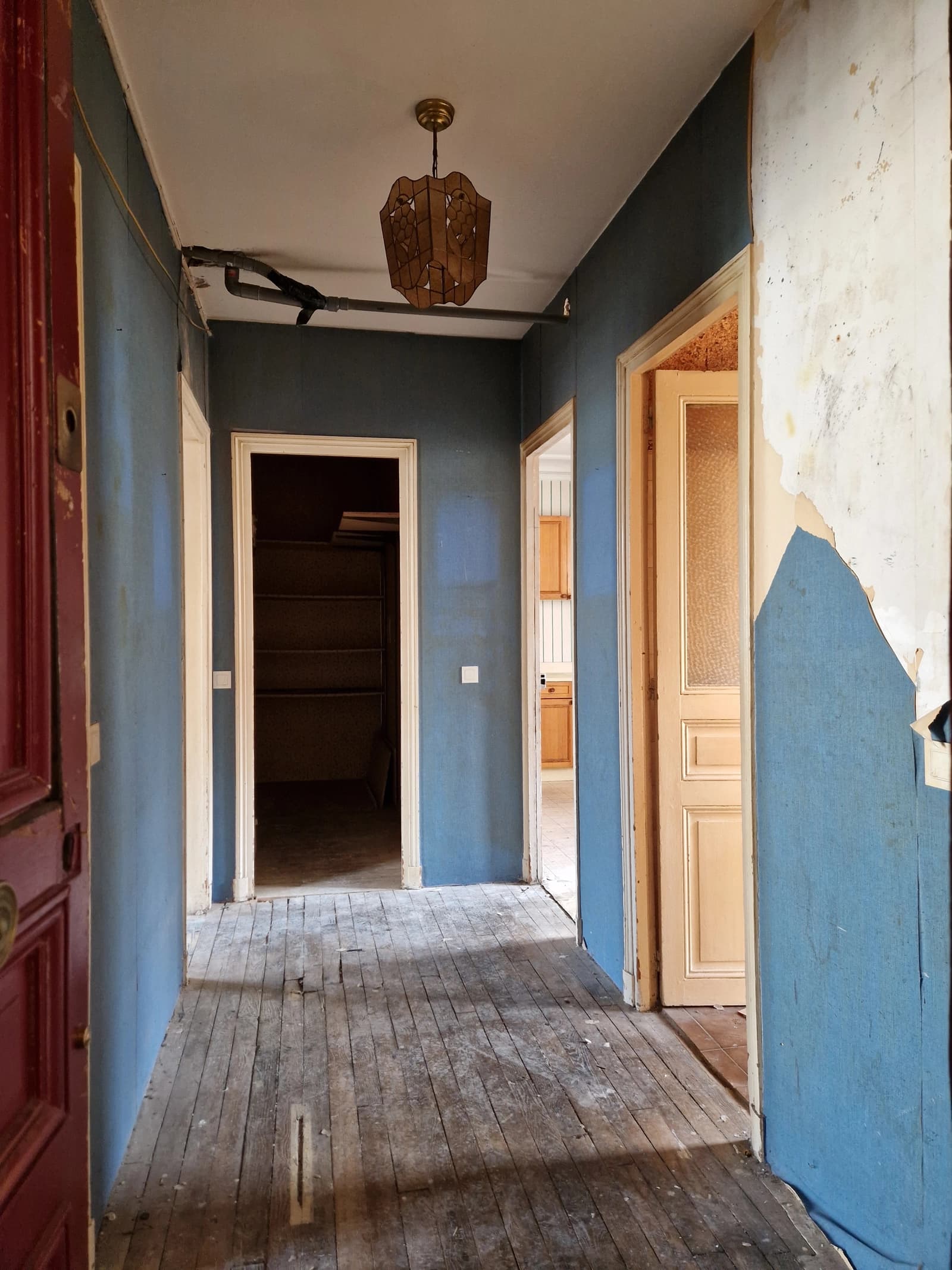 Espace Appartement vide vieux papiers peints - 2