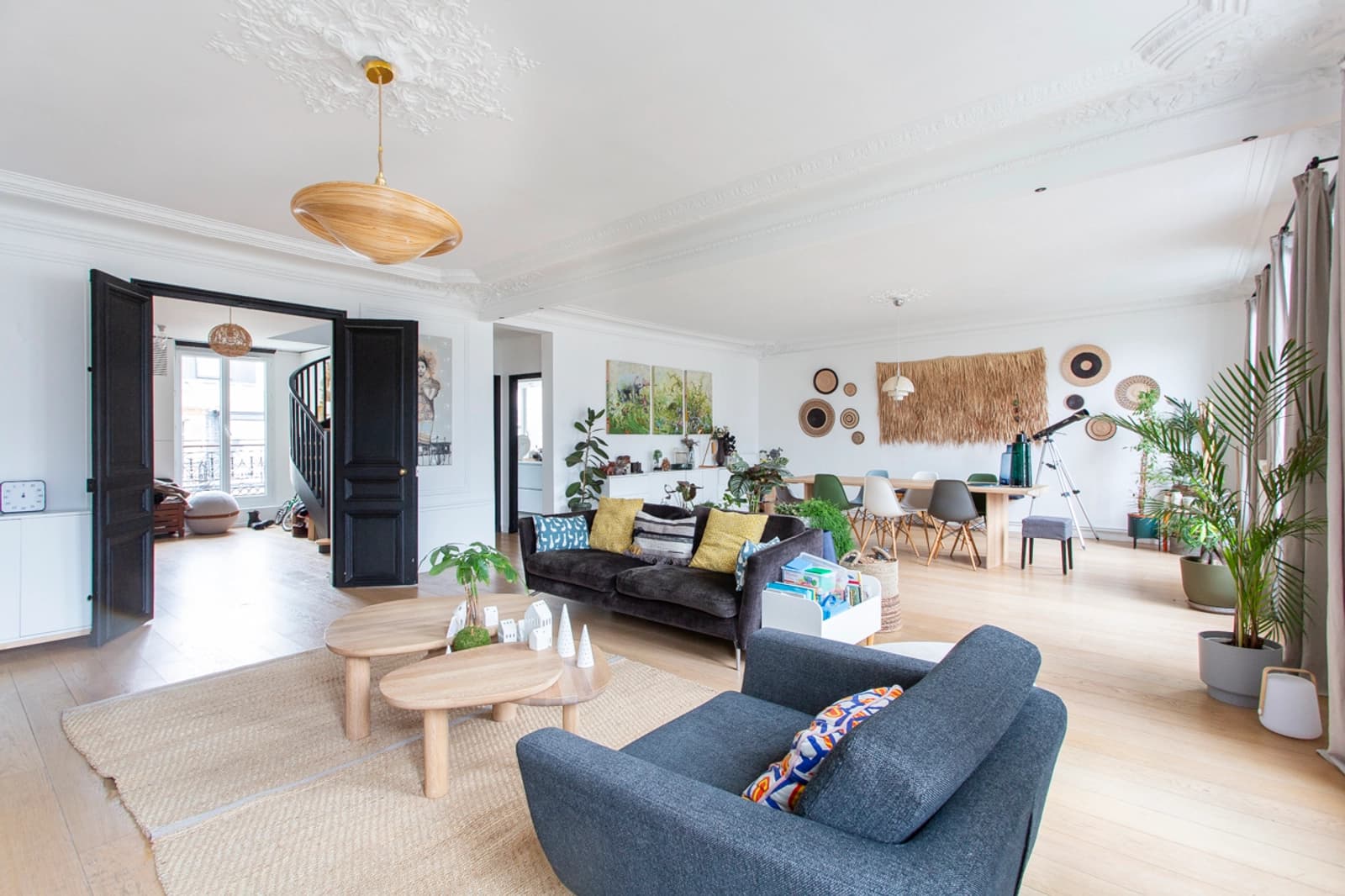 Espace Duplex avec balcon filant et lumière - 5