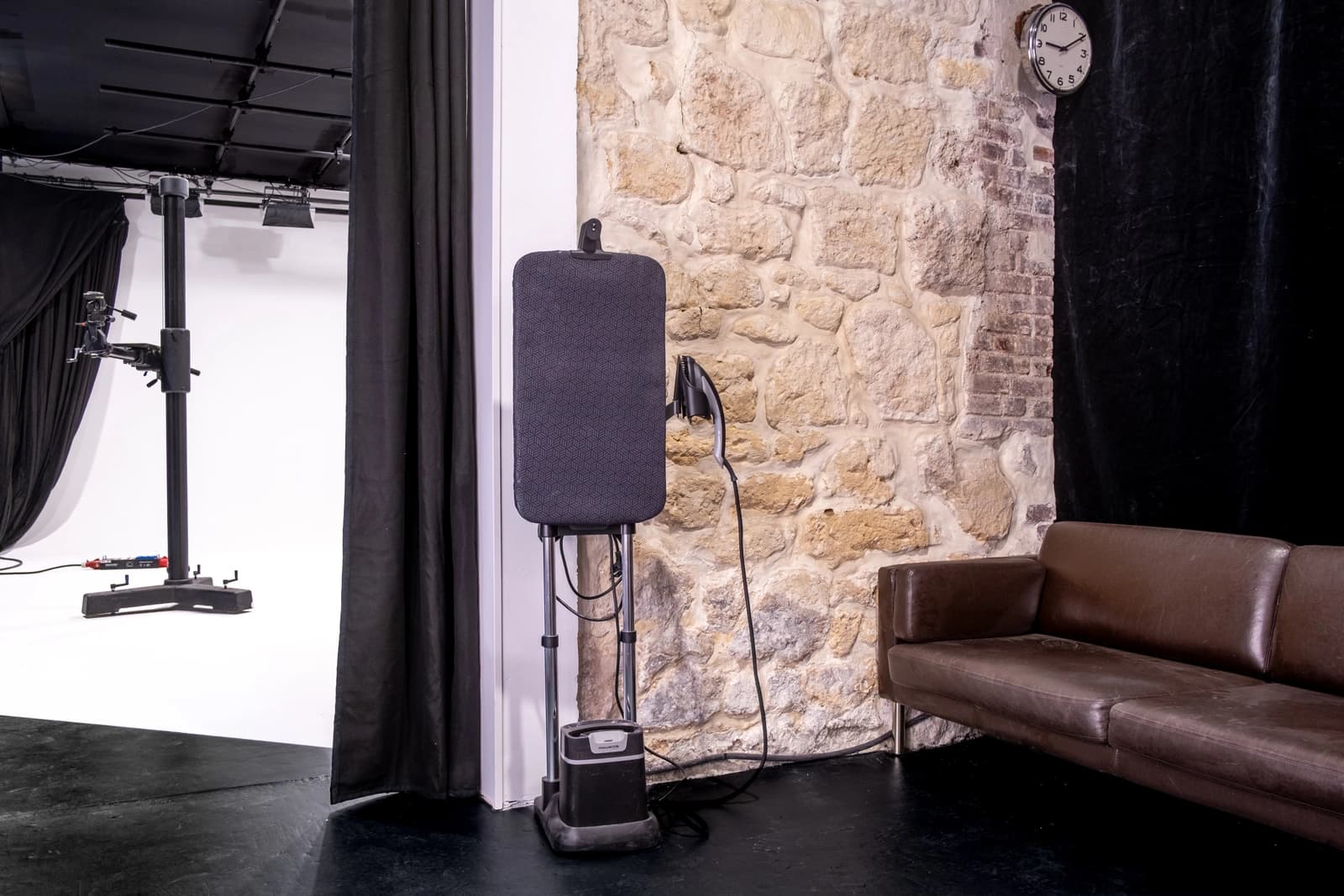 Space Cyclo Photo and Video Studio of 141m2 - 4