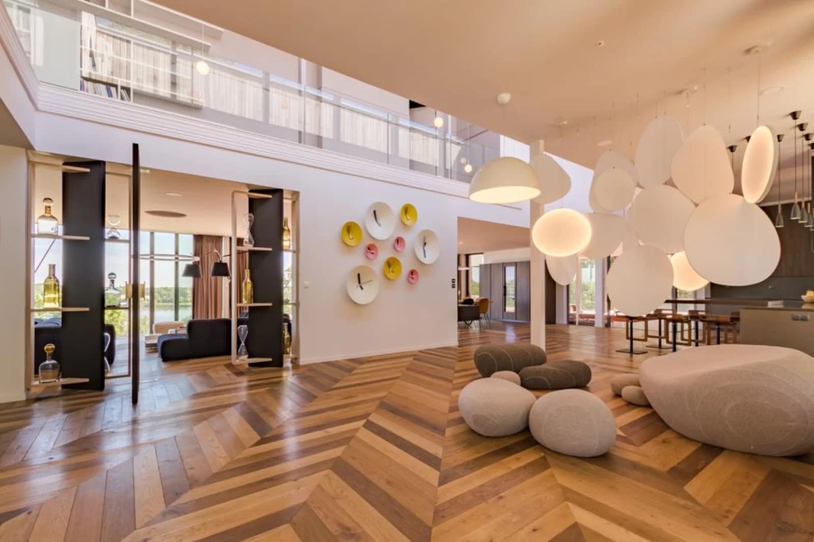 Space Luxury riverside villa - 0