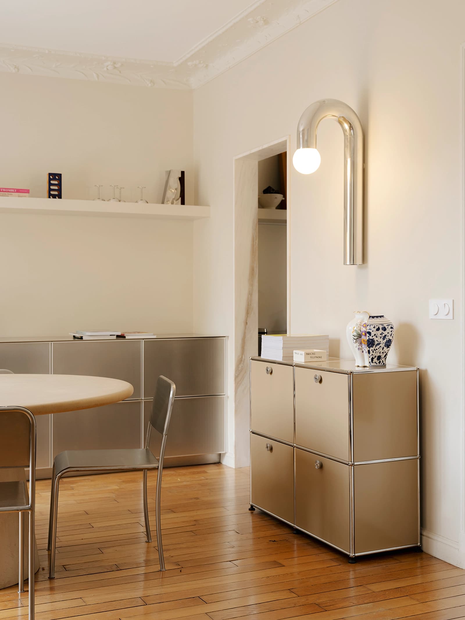 Space Contemporary meulière-style house - 2