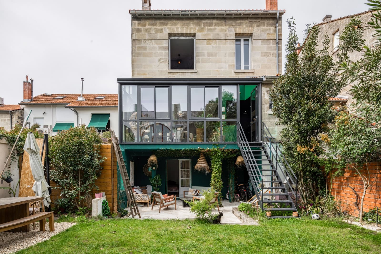 Meeting room in Luminous art deco house in Lescure - 0
