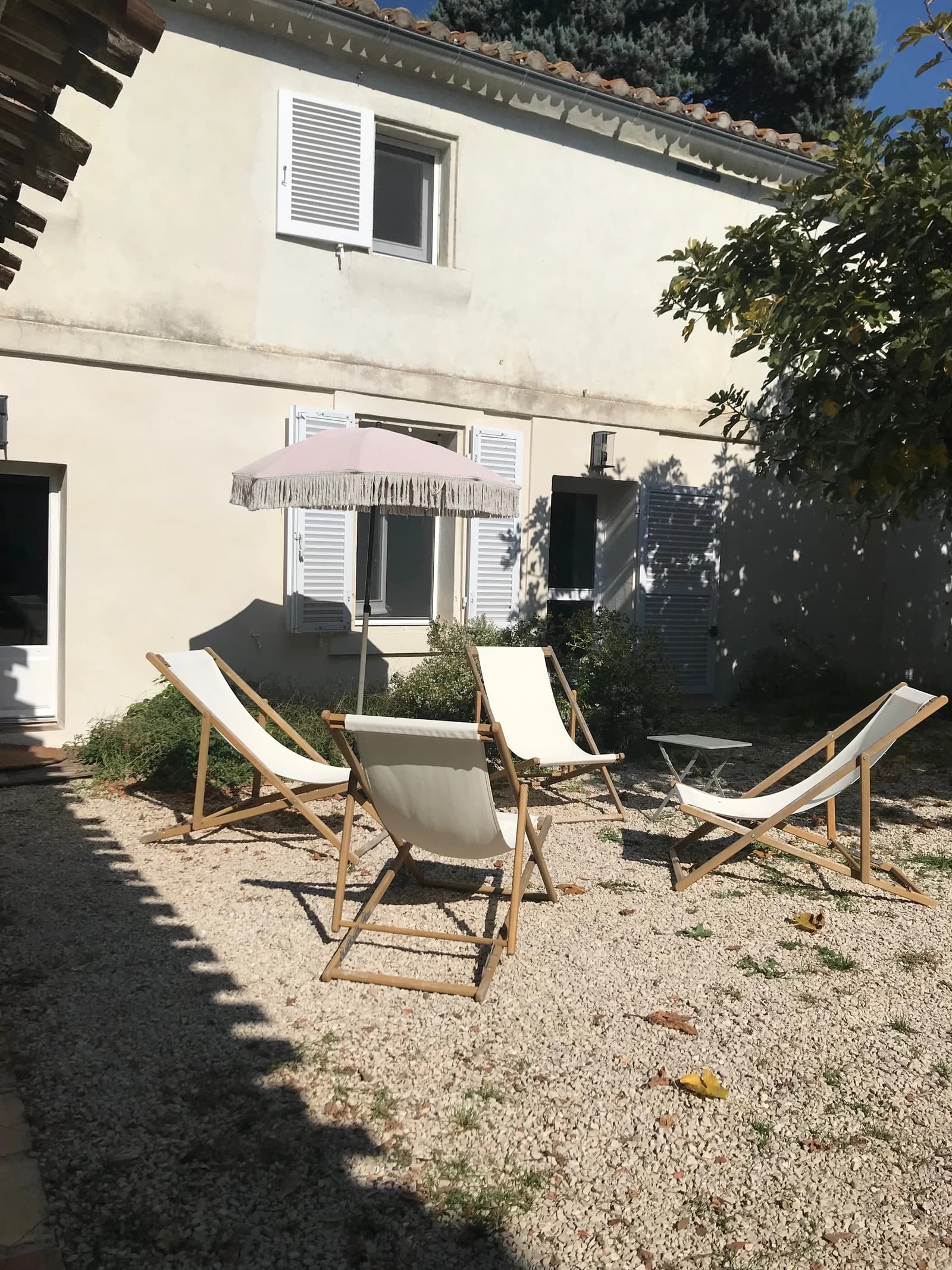 Espacio Encanto y autenticidad de una pequeña masía renovada en medio de los campos - 3