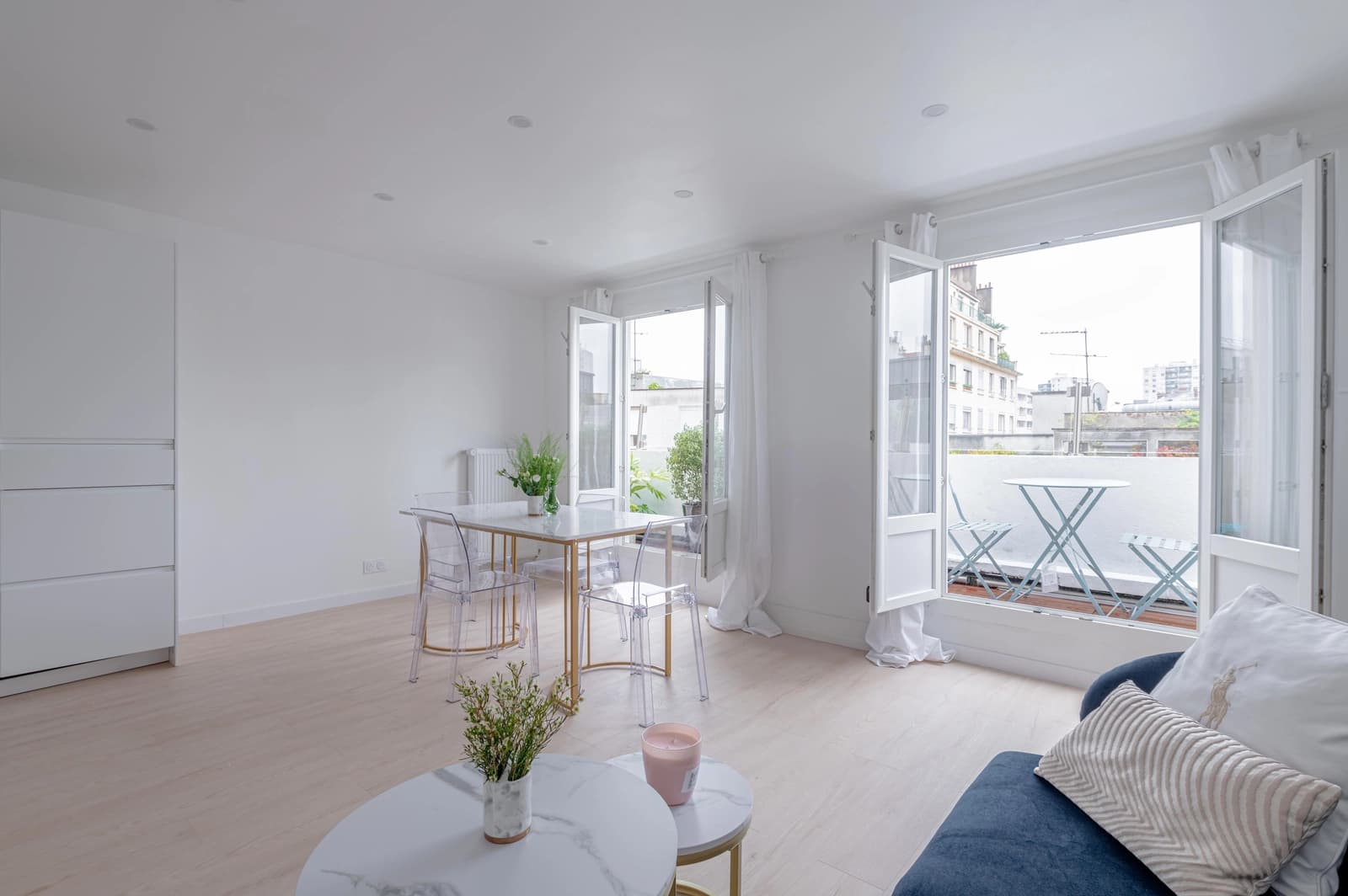 Space Superb 2-room apartment with balcony Paris 15 - 2