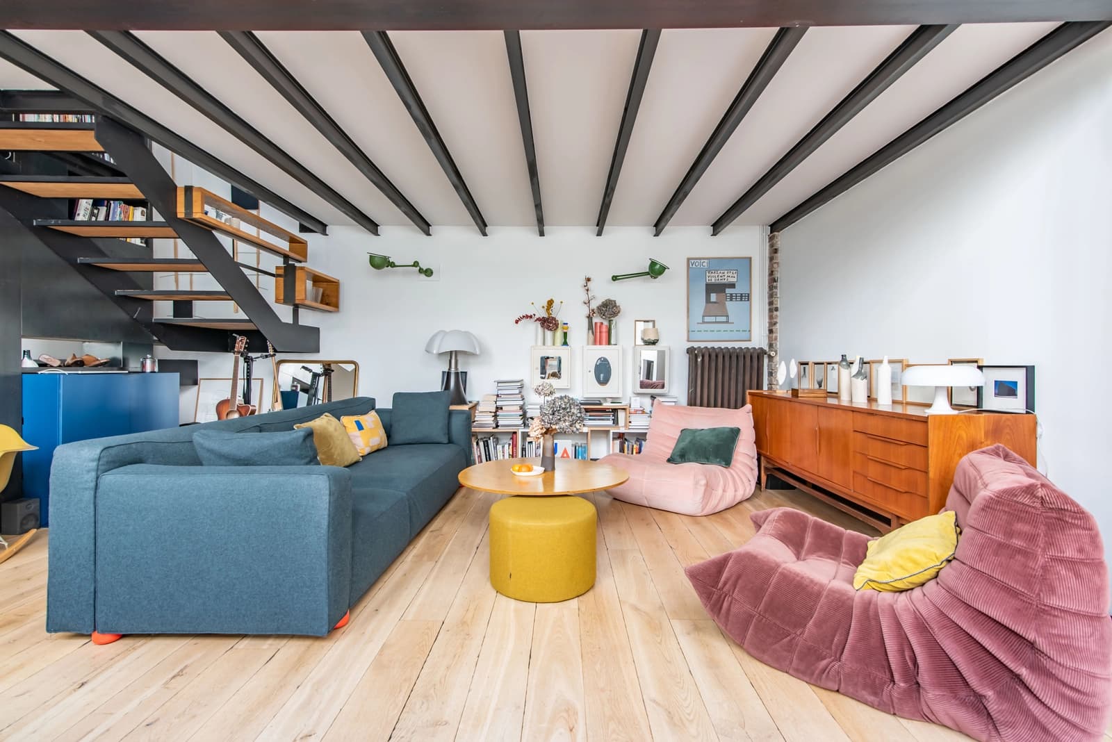 Living room in A loft artist's studio and living space - 1