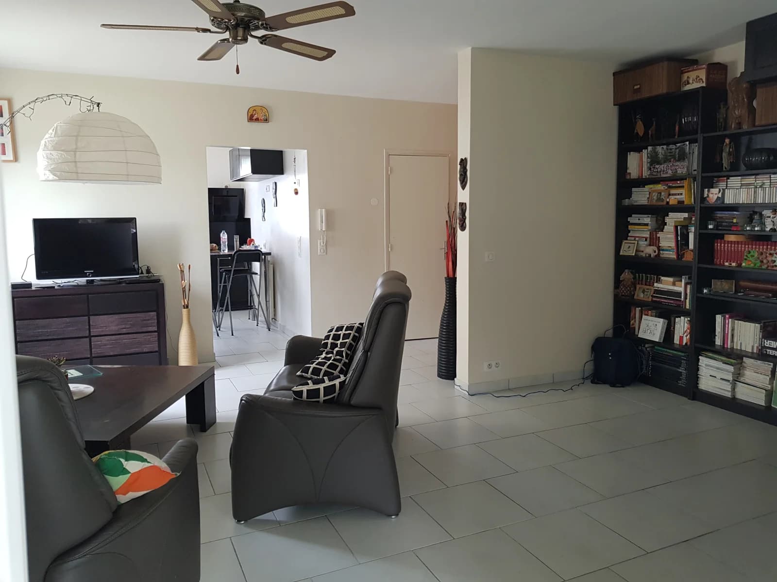 Living room in A large, bright house for filming. - 1