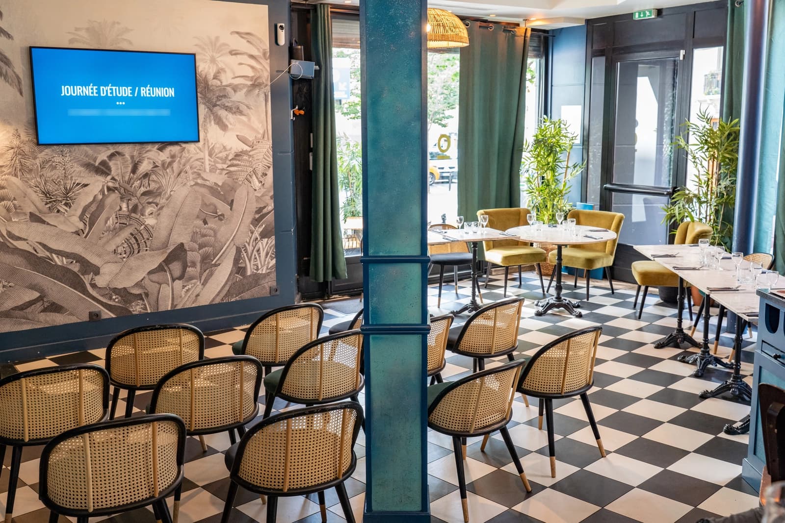 Meeting room in Bright, atmospheric restaurant - 1