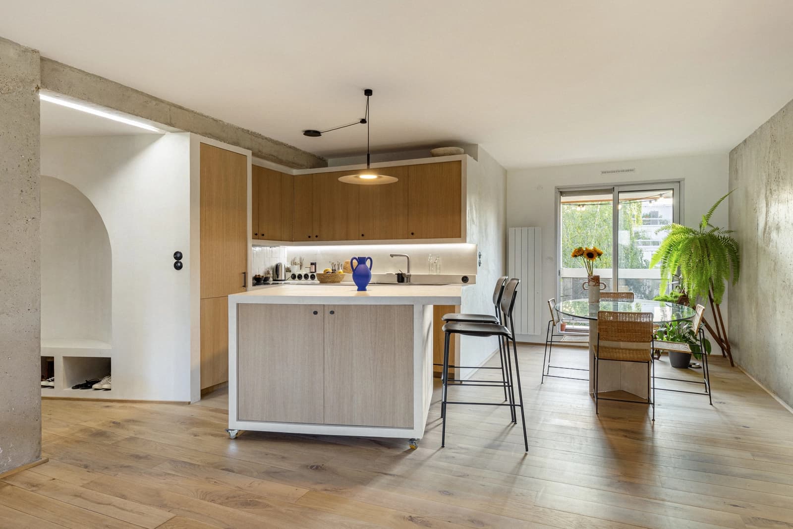 Espacio Apartamento moderno con un diseño limpio y minimalista. - 3