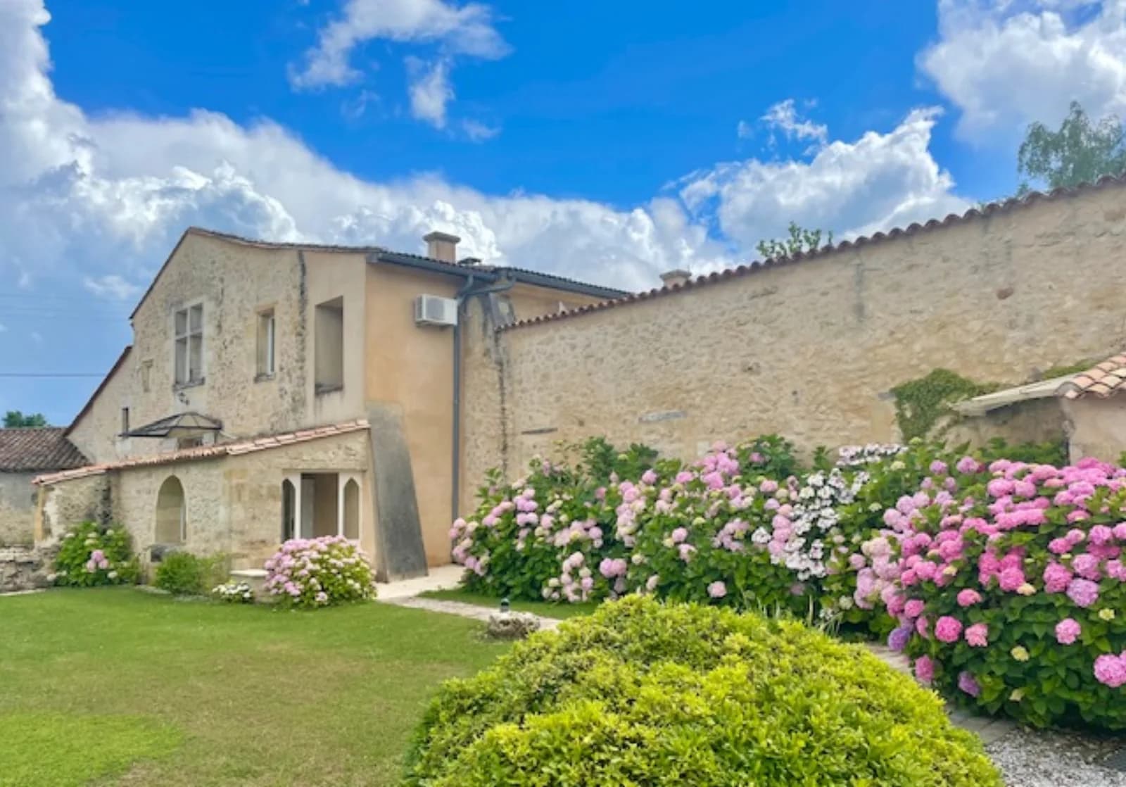 Space in the heart of the Entre-Deux-Mers vineyards